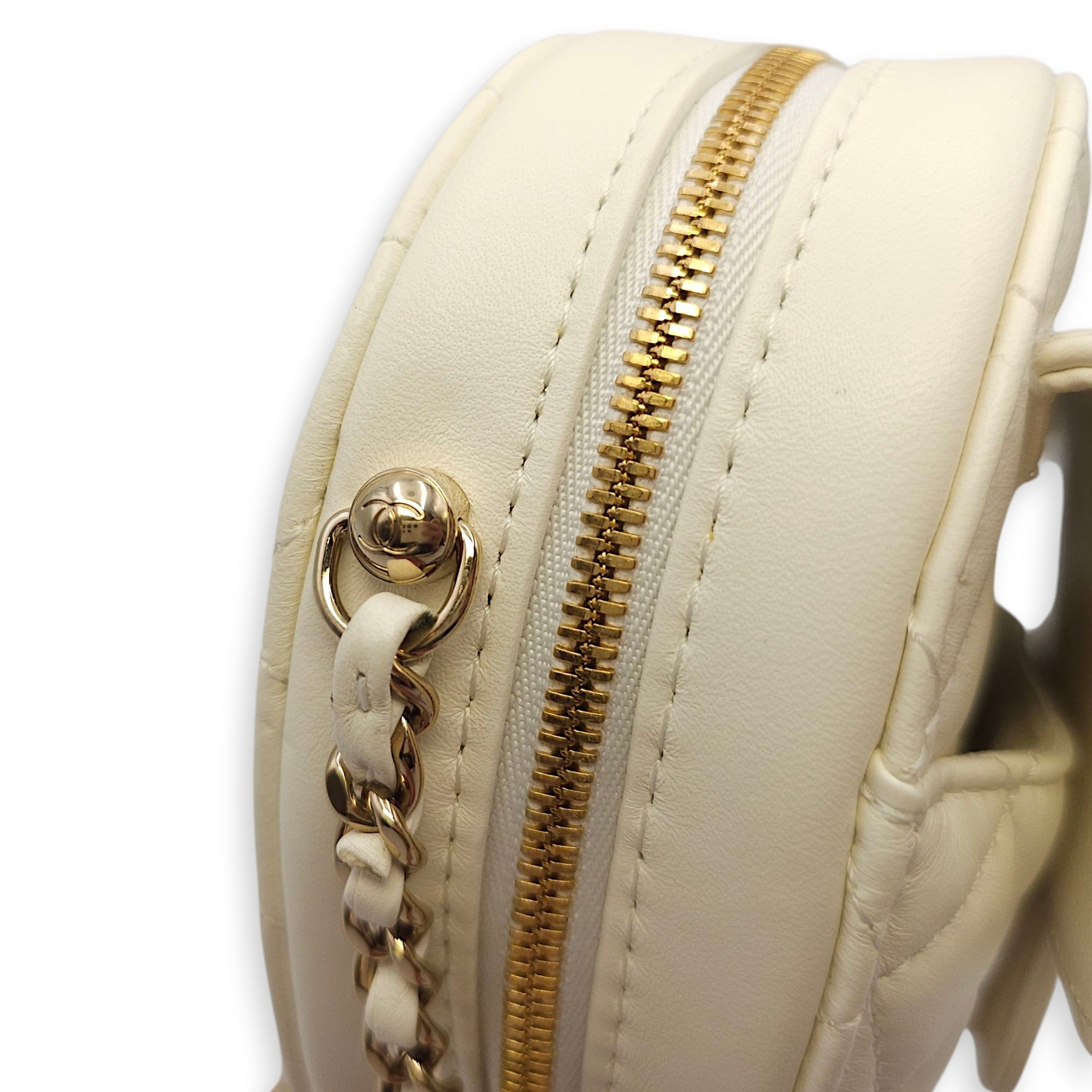 CC White Heart Bag in Lambskin, Champagne hardware