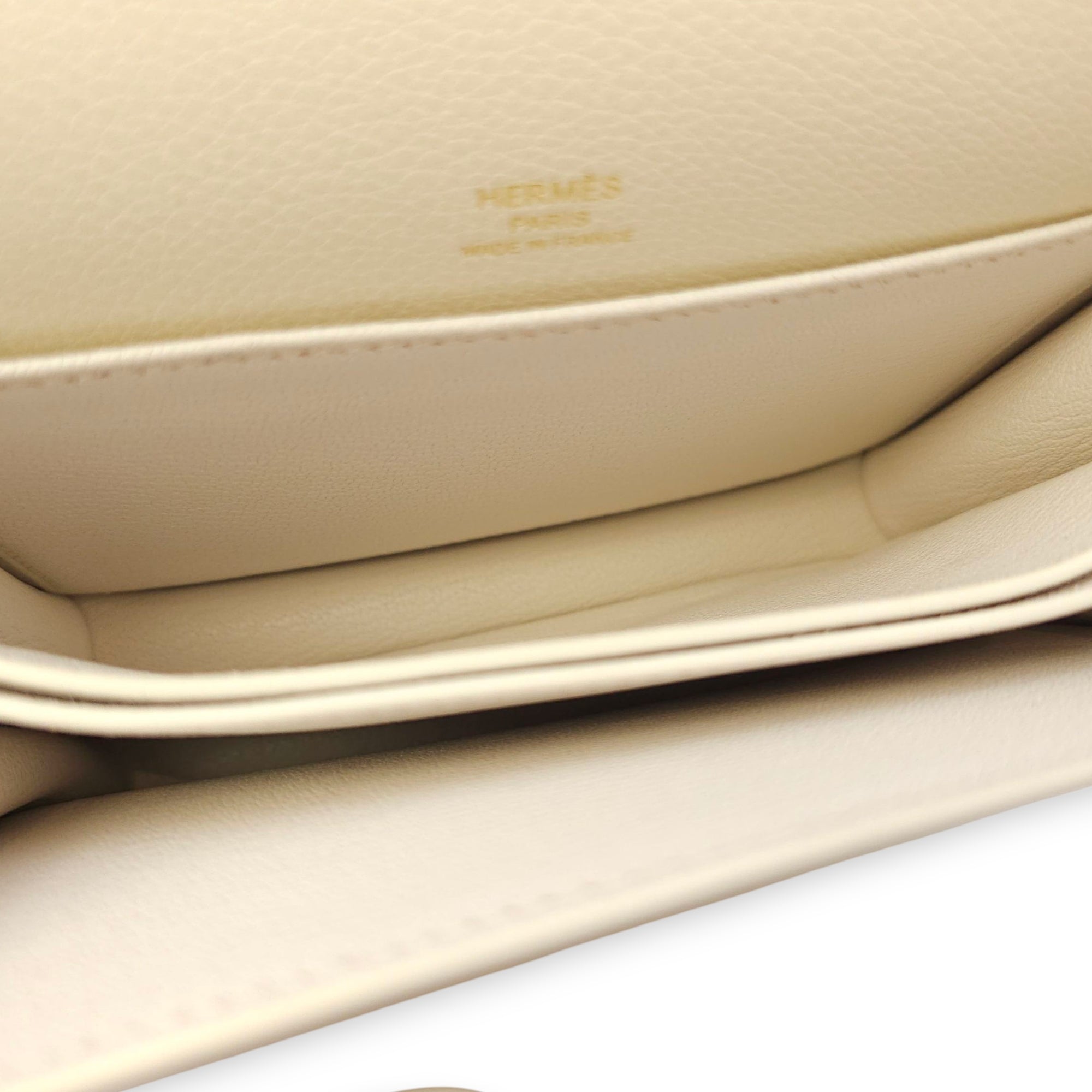 Roulis Mini Blanc in Evercolor, Permabrass hardware