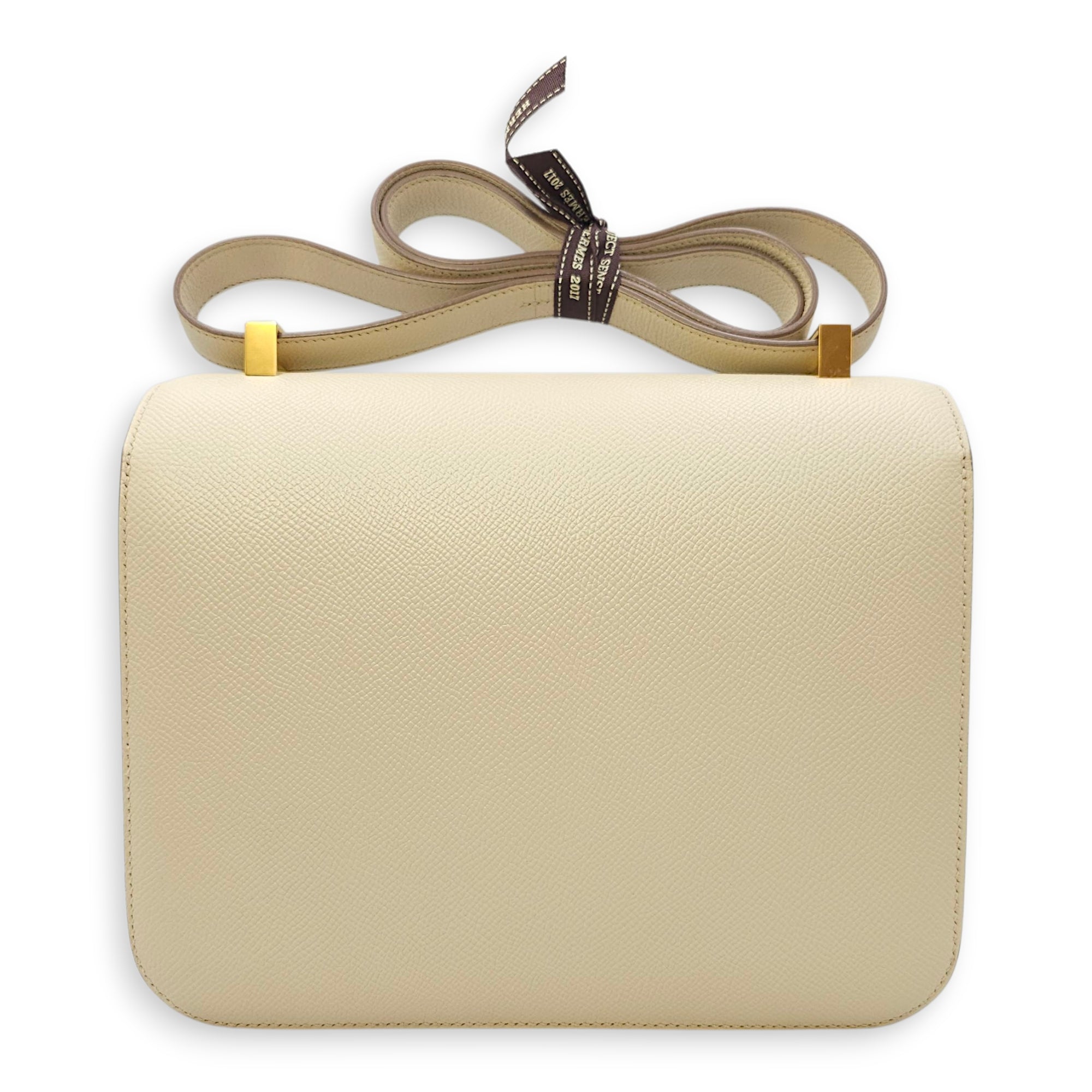 Constance 24 Craie in Epsom, Gold hardware