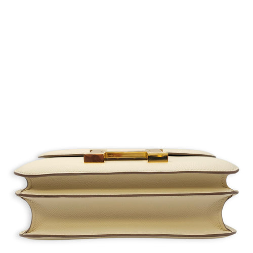 Constance 24 Craie in Epsom, Gold hardware