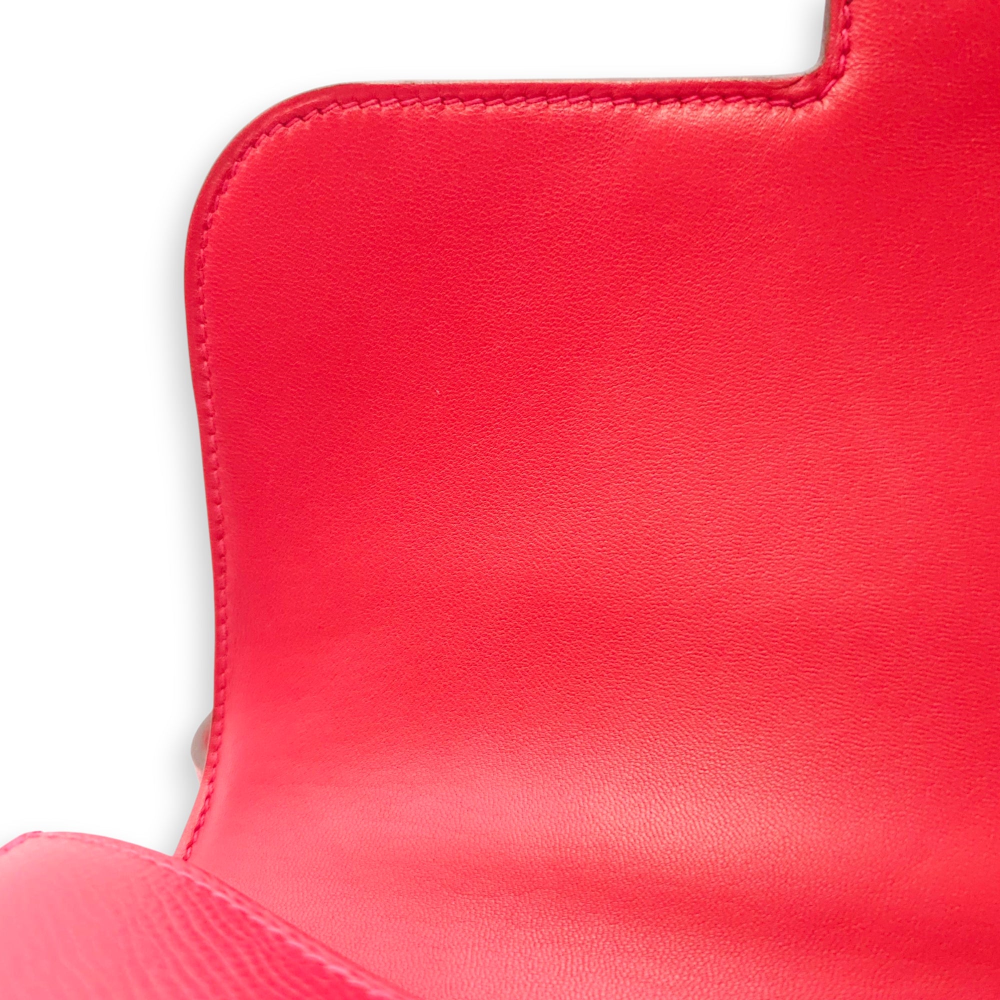 Constance 1 24 Rouge Casaque in Epsom, Gold hardware