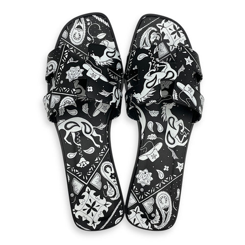 Oran Imprime 38.5 Black & White Sandals in Calfskin