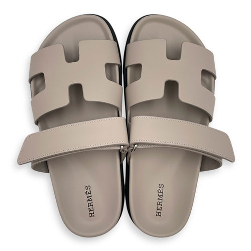 Chypre 37 Beige Galet Sandals in Calfskin
