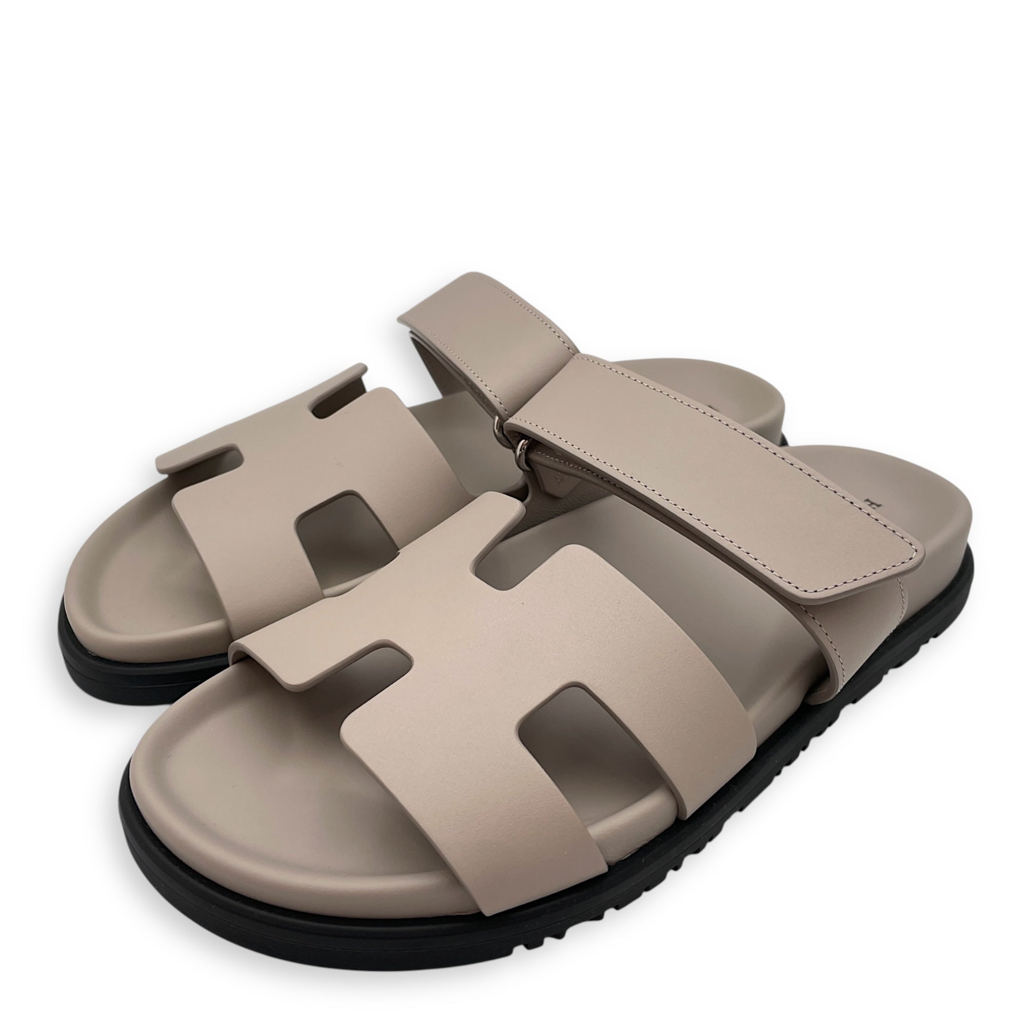Chypre 37 Beige Galet Sandals in Calfskin