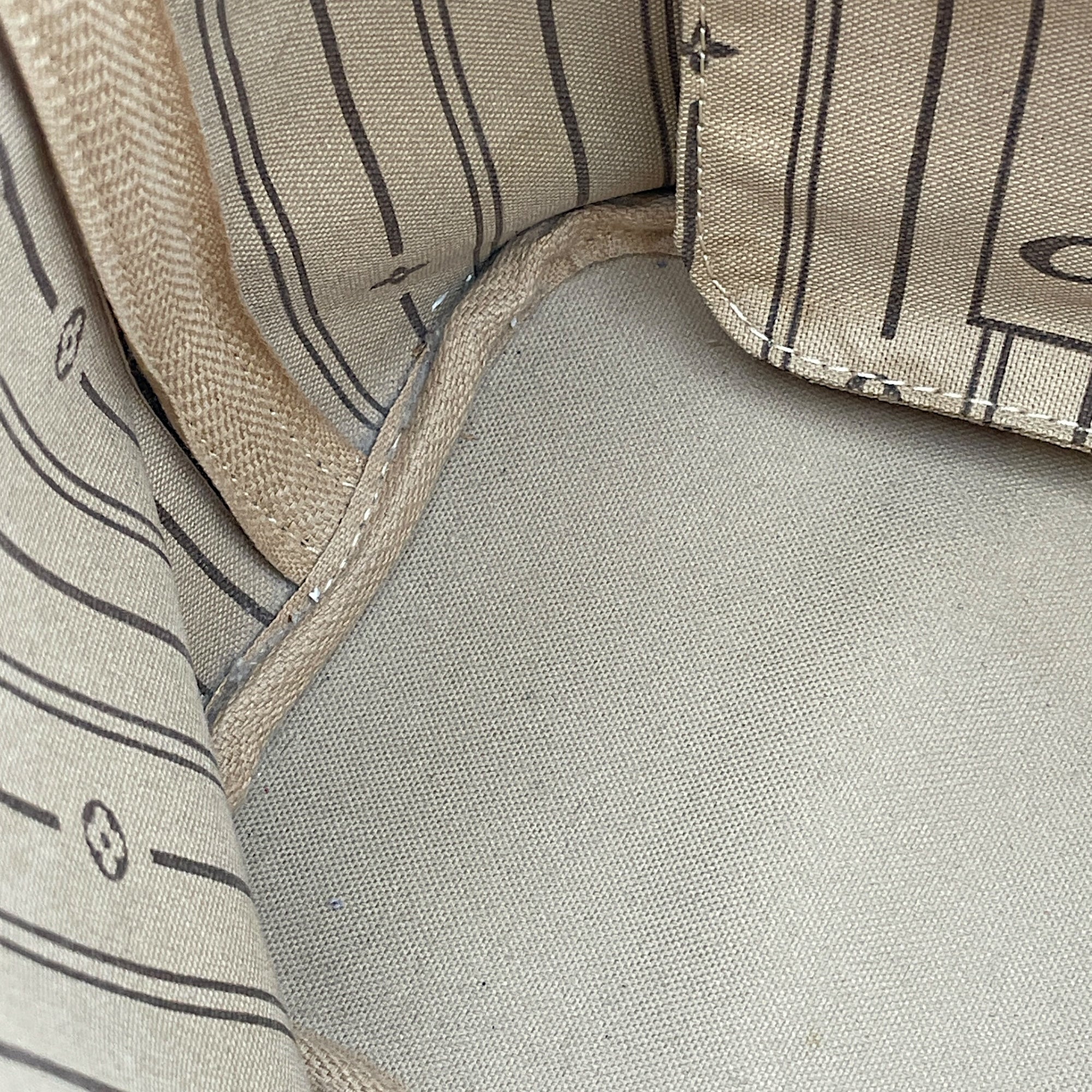 Neverfull PM Monogram Brown Top Handle Bag in Canvas, Gold hardware