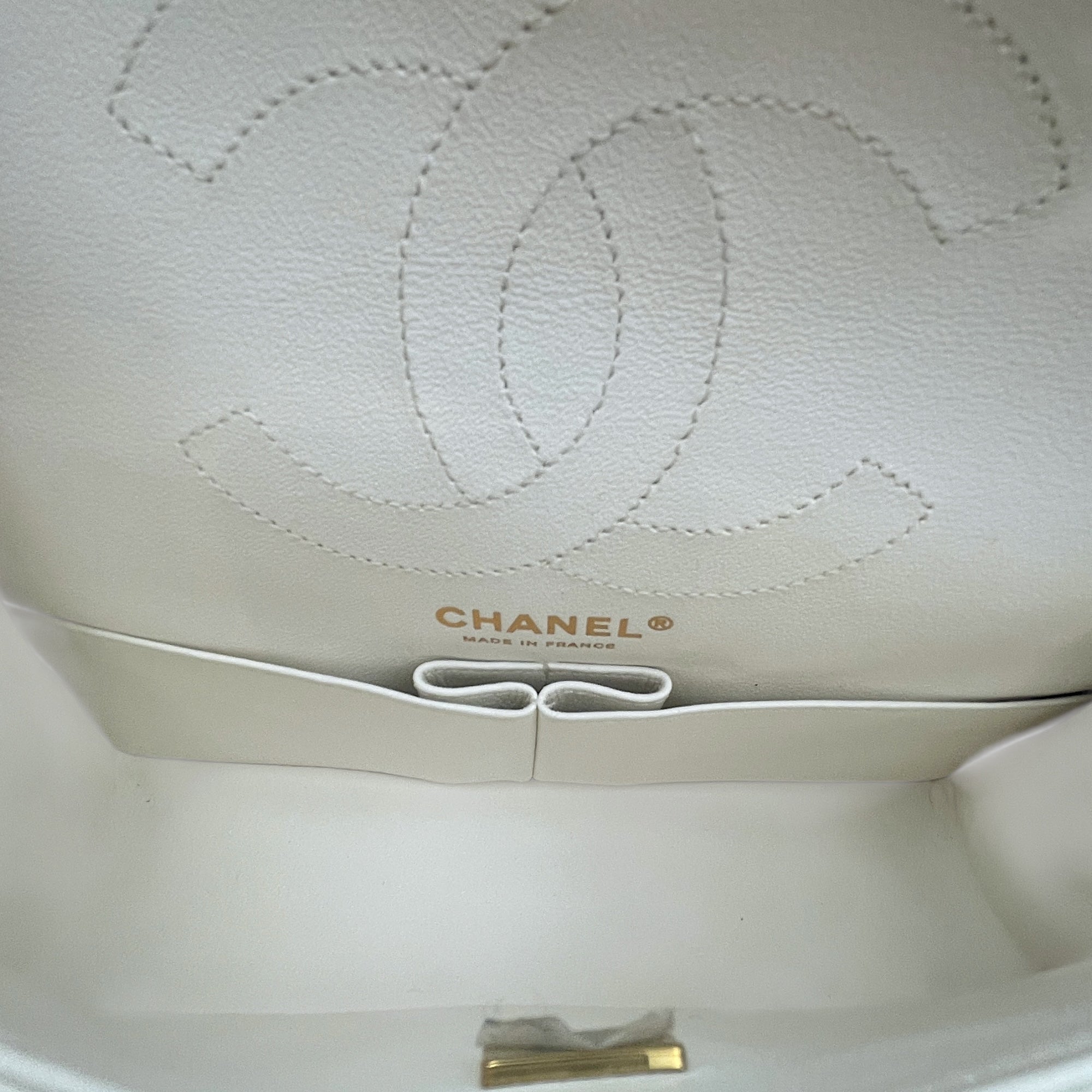 Reissue 2.55 White Flap Bag in Distressed Leather, Gold hardware