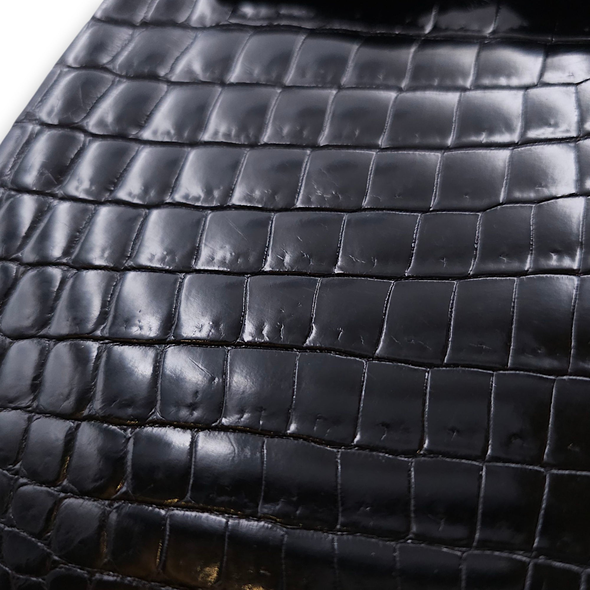 Birkin 30 Black in Shiny Niloticus, Gold hardware