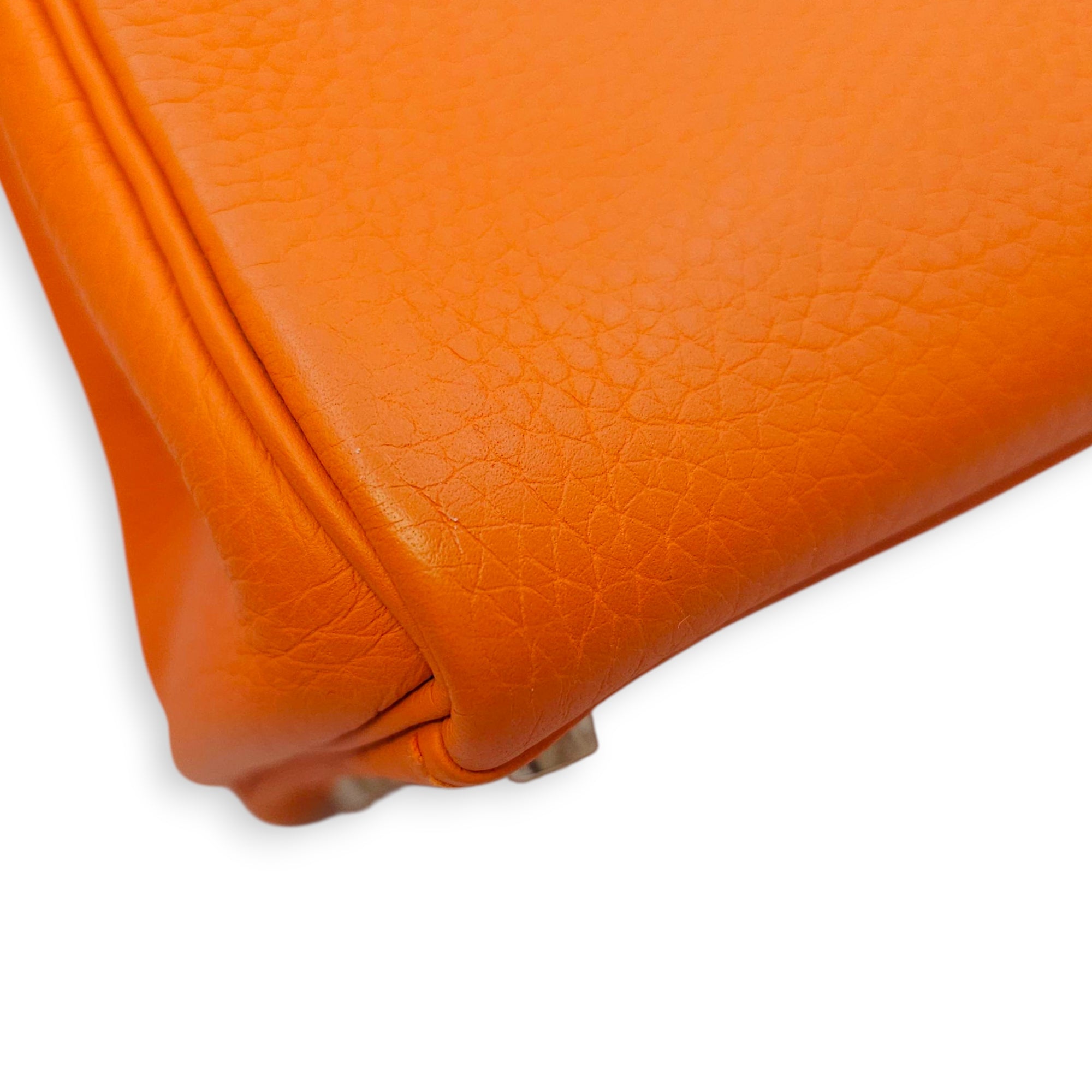 Kelly 28 Orange in Clemence, Palladium hardware