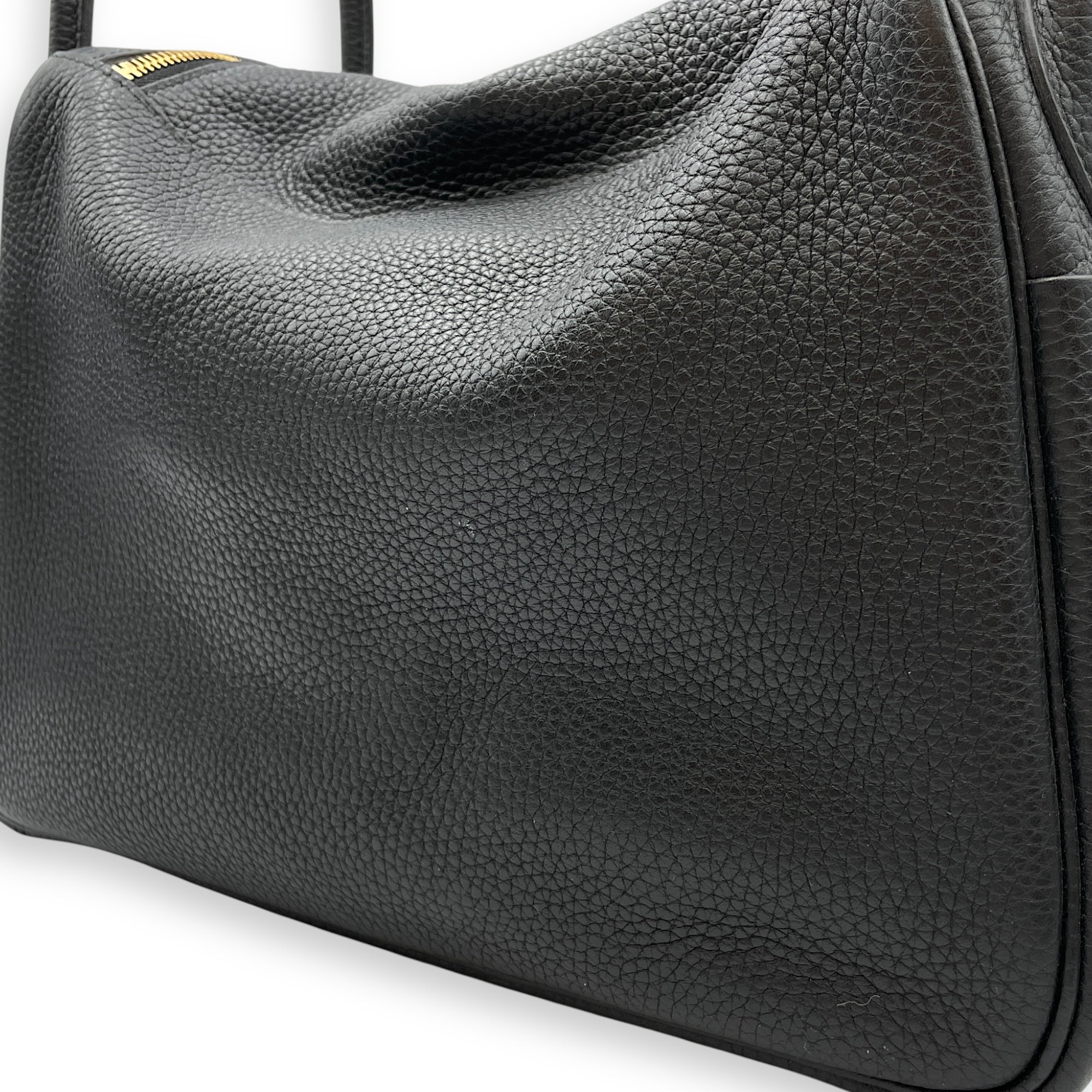 Lindy 30 Black in Clemence, Gold hardware