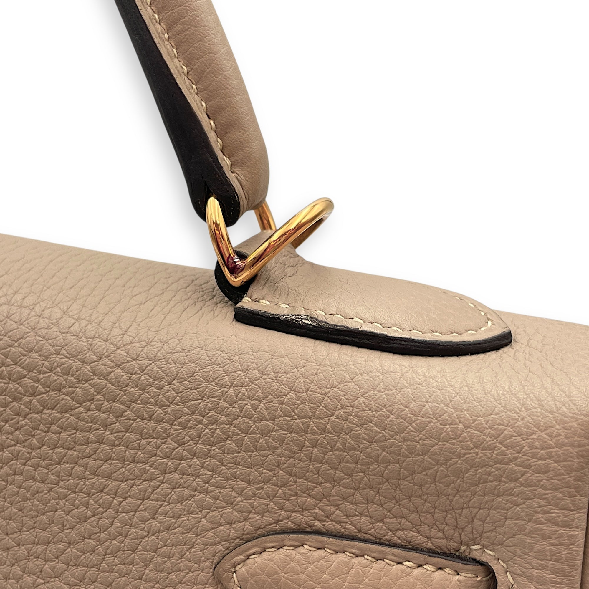Kelly 32 Gris Tourterelle in Togo, Gold hardware