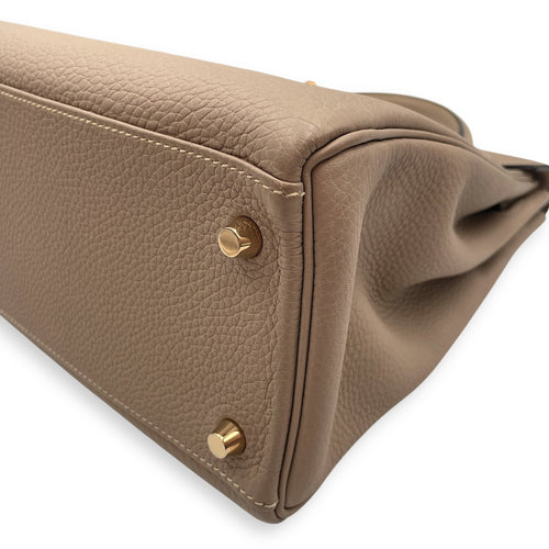 Kelly 32 Gris Tourterelle in Togo, Gold hardware