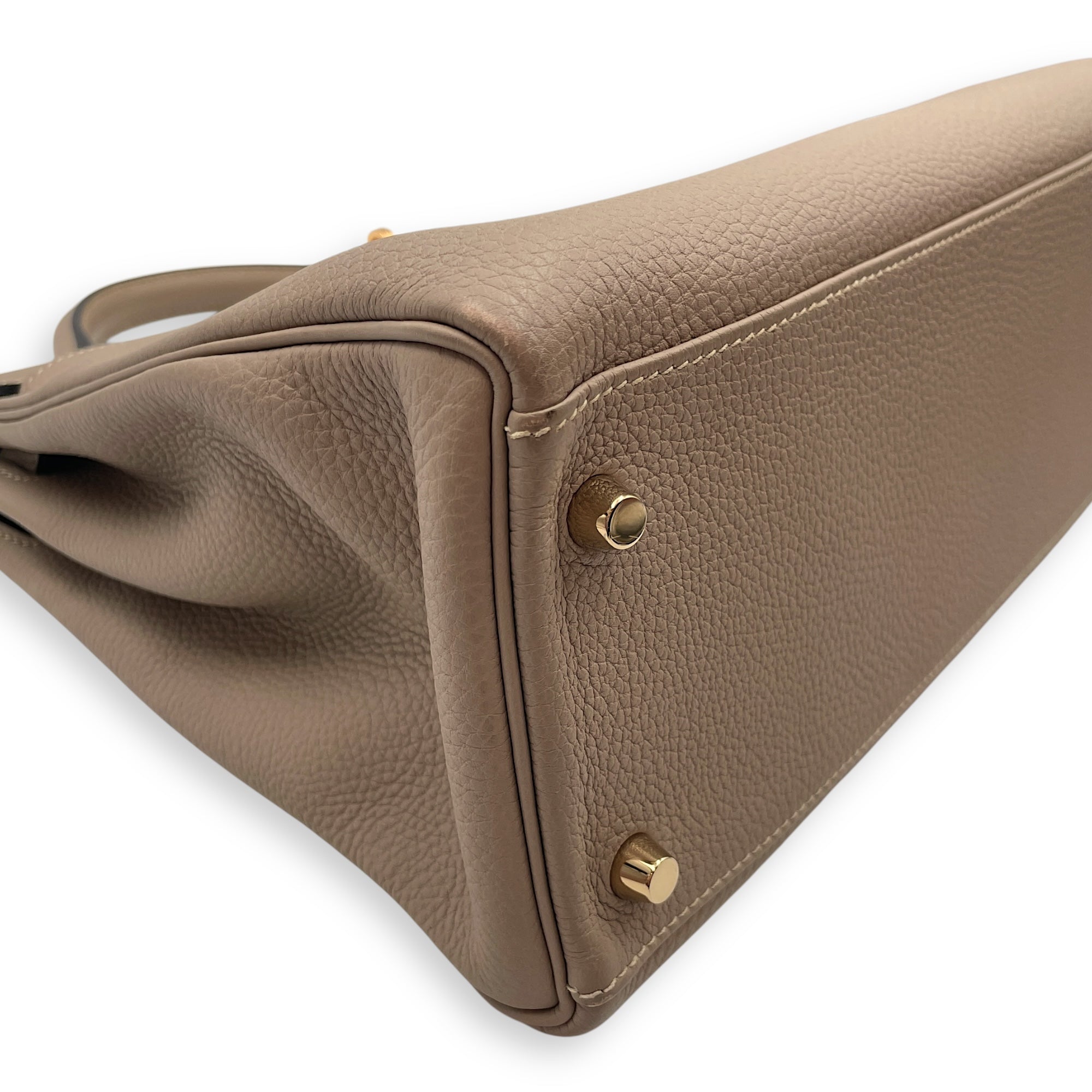 Kelly 32 Gris Tourterelle in Togo, Gold hardware