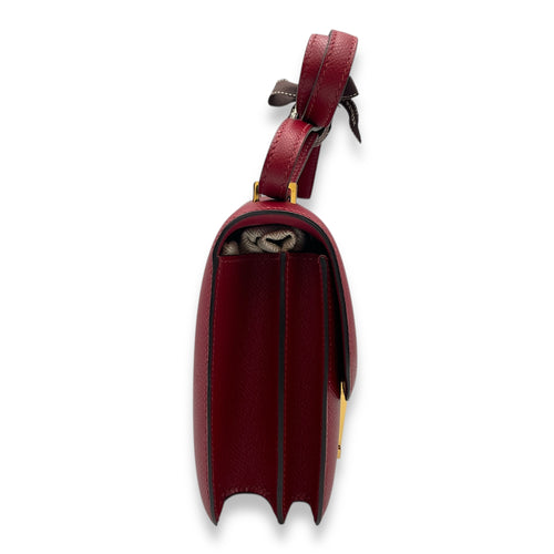 Constance 18 Rouge Grenat in Epsom, Gold hardware