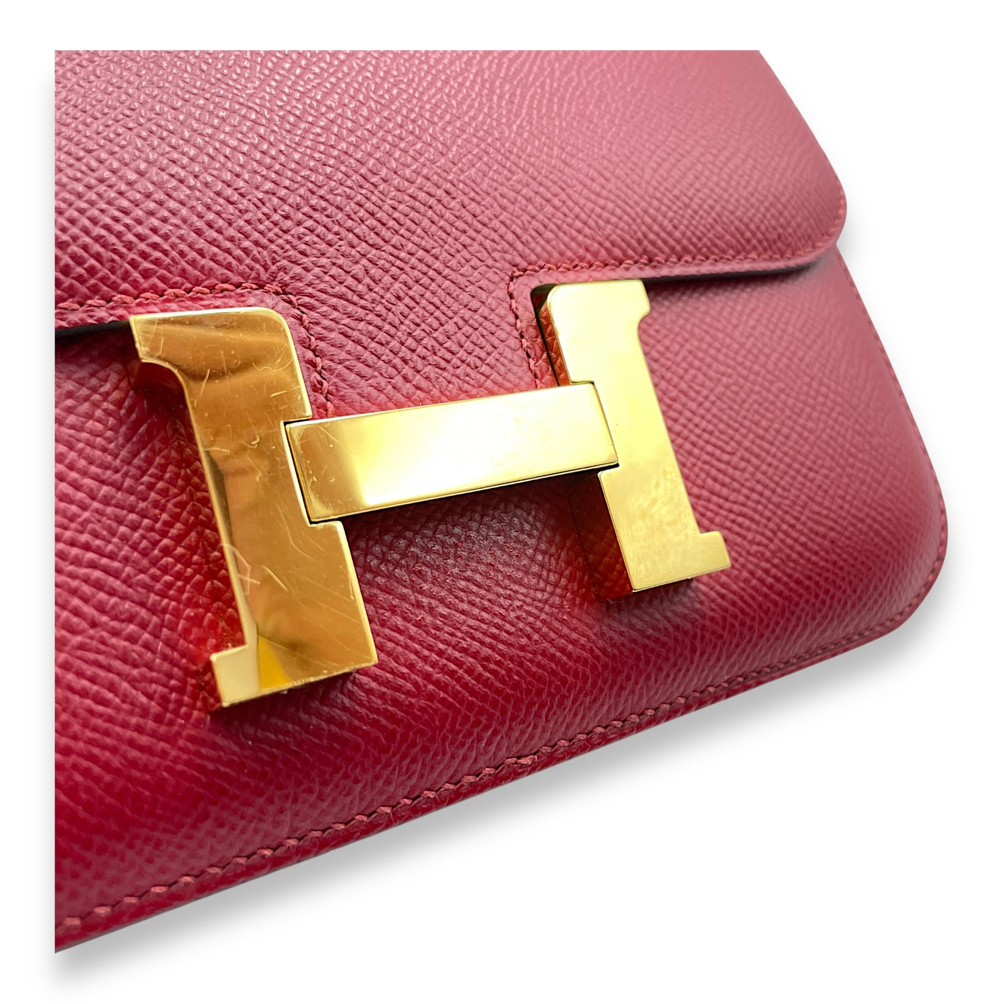 Constance 18 Rouge Grenat in Epsom, Gold hardware