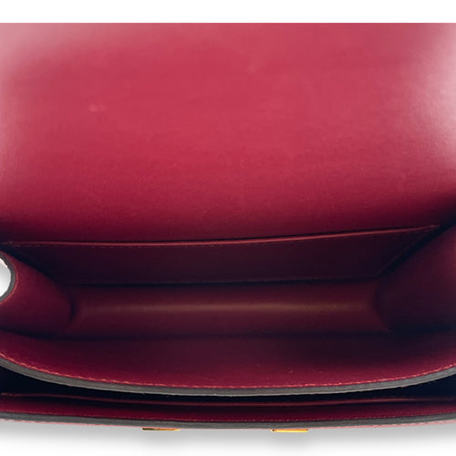Constance 18 Rouge Grenat in Epsom, Gold hardware