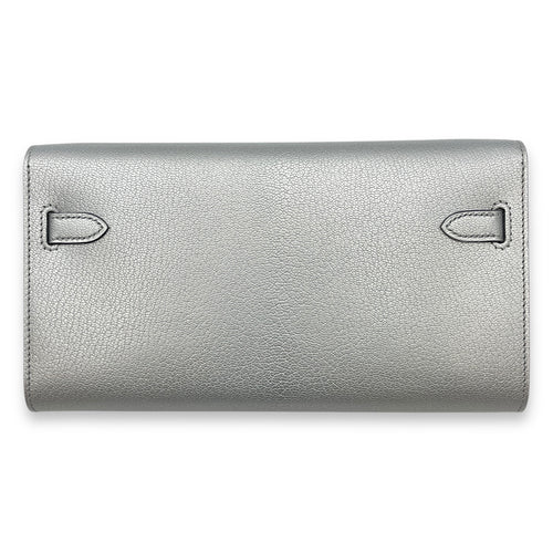 Kelly To Go Argent Crossbody Bag in Chevre Chamkilight, Palladium hardware