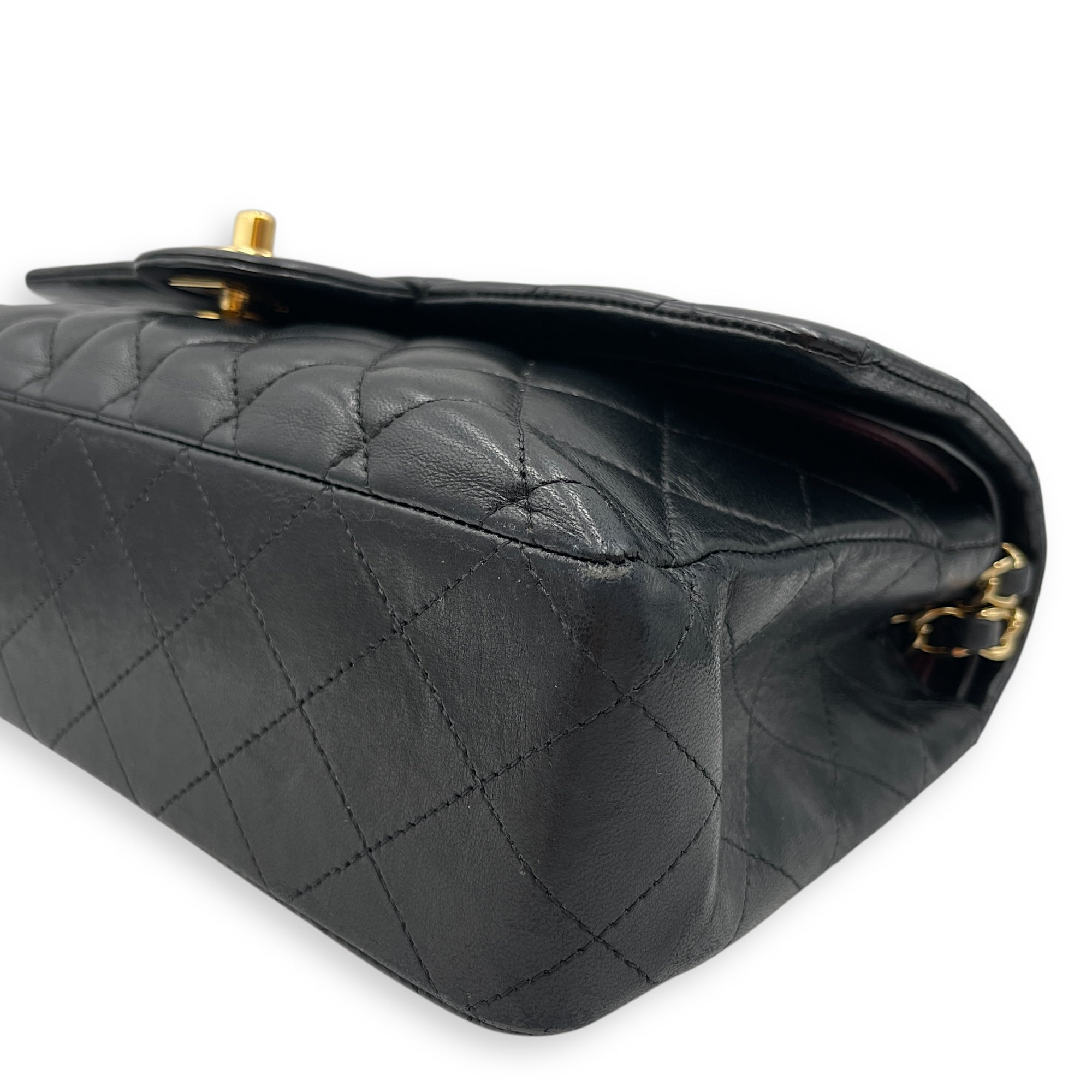 Classic Medium Black Double Flap Bag in Lambskin, Gold hardware