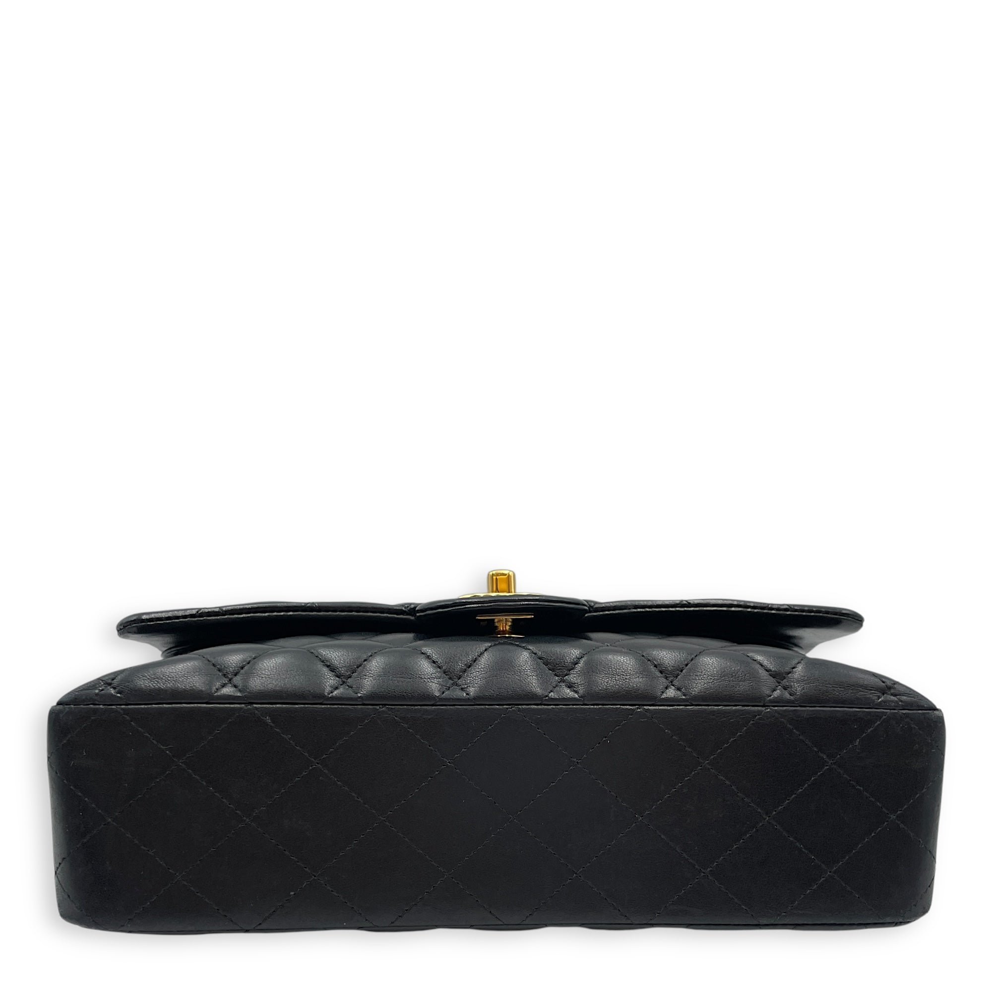 Classic Medium Black Double Flap Bag in Lambskin, Gold hardware