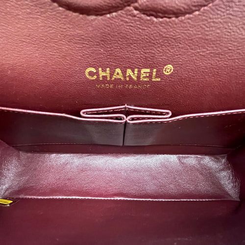 Classic Medium Black Double Flap Bag in Lambskin, Gold hardware