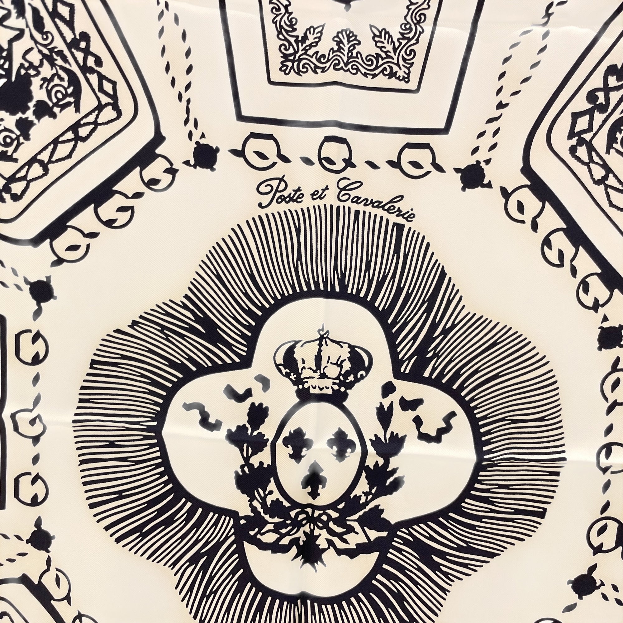 Poste et Cavalerire 80 Ecru/Noir Scarf