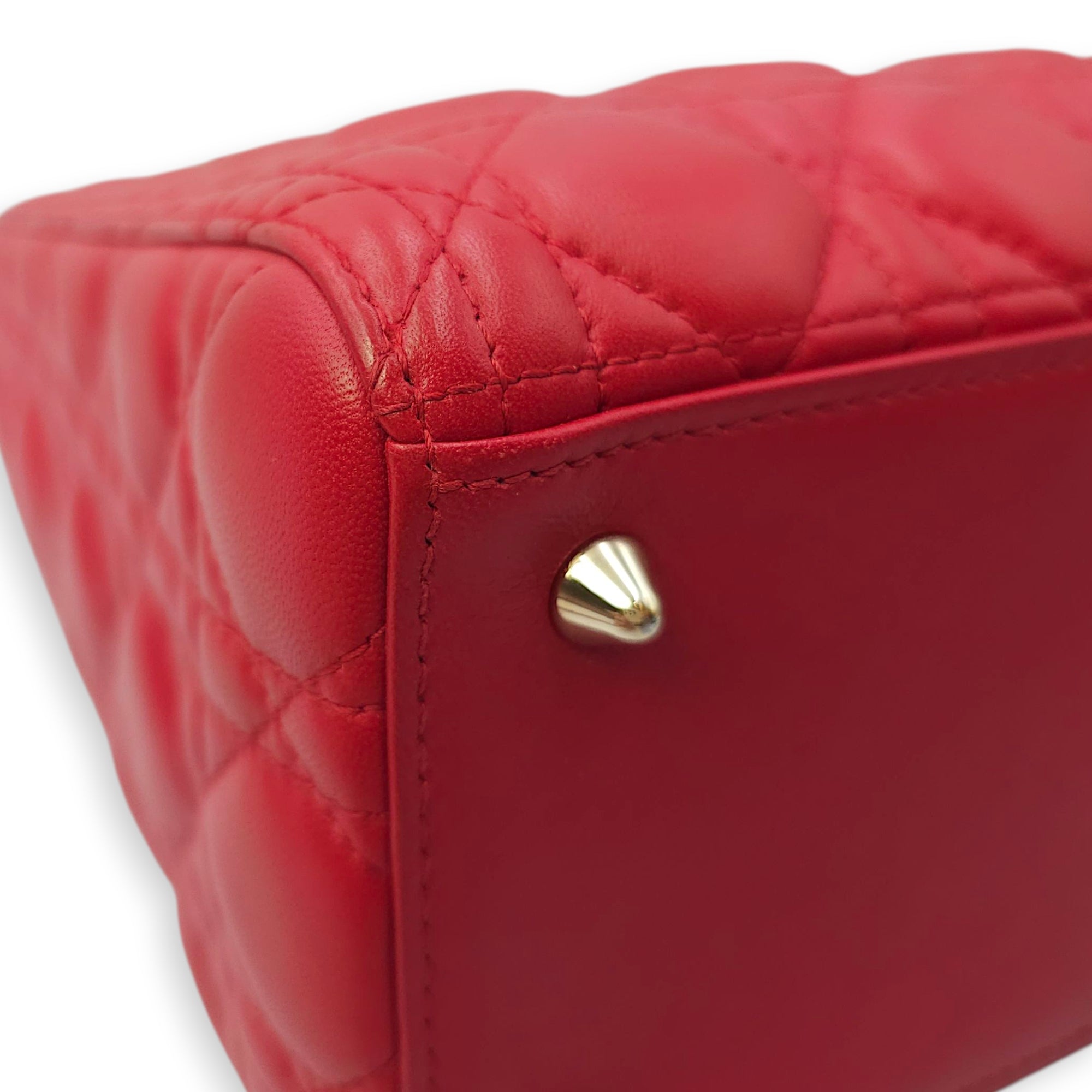 Lady Dior Medium Red Shoulder Bag in Lambskin, Gold hardware