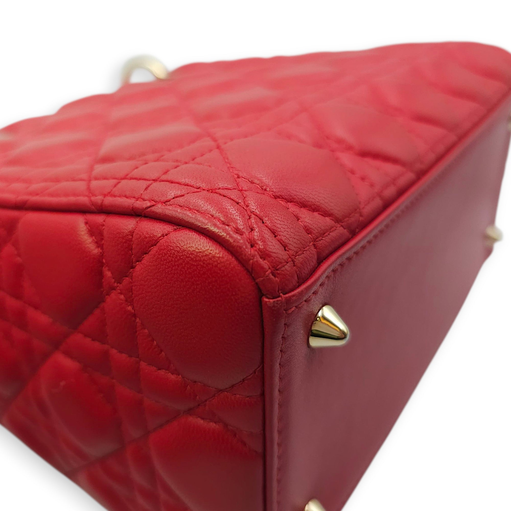 Lady Dior Medium Red Shoulder Bag in Lambskin, Gold hardware