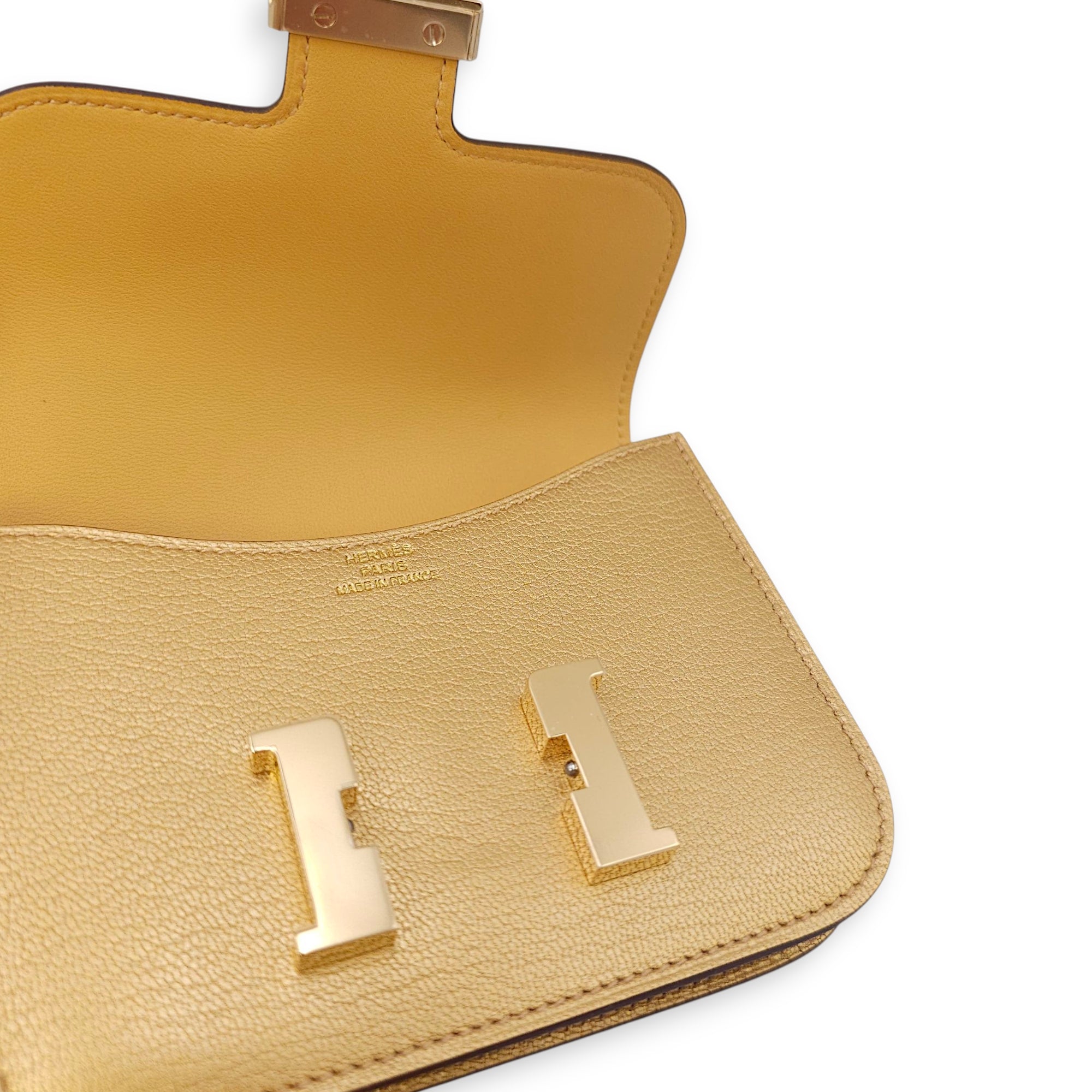 Constance Slim Dore Wallet in Chevre Chamkilight, Gold hardware