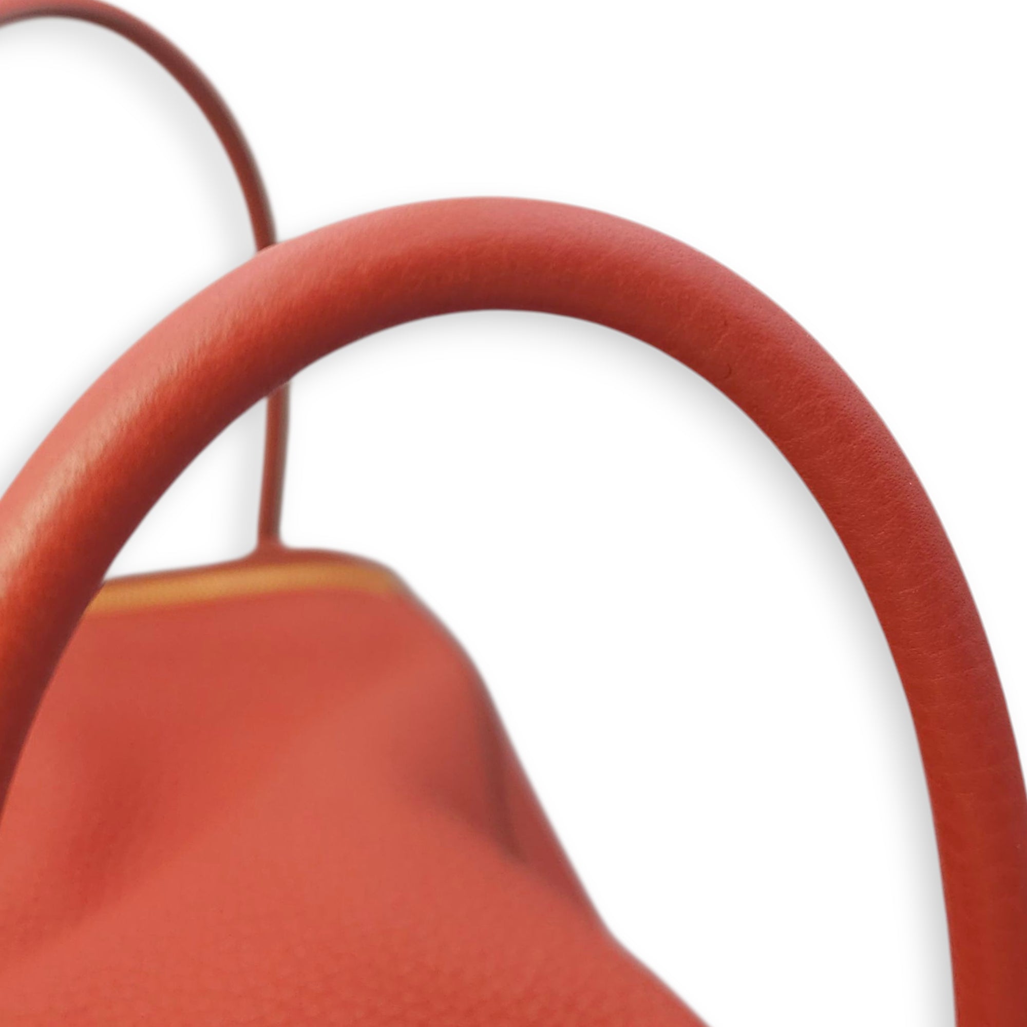 Lindy 26 Brique in Clemence, Gold hardware