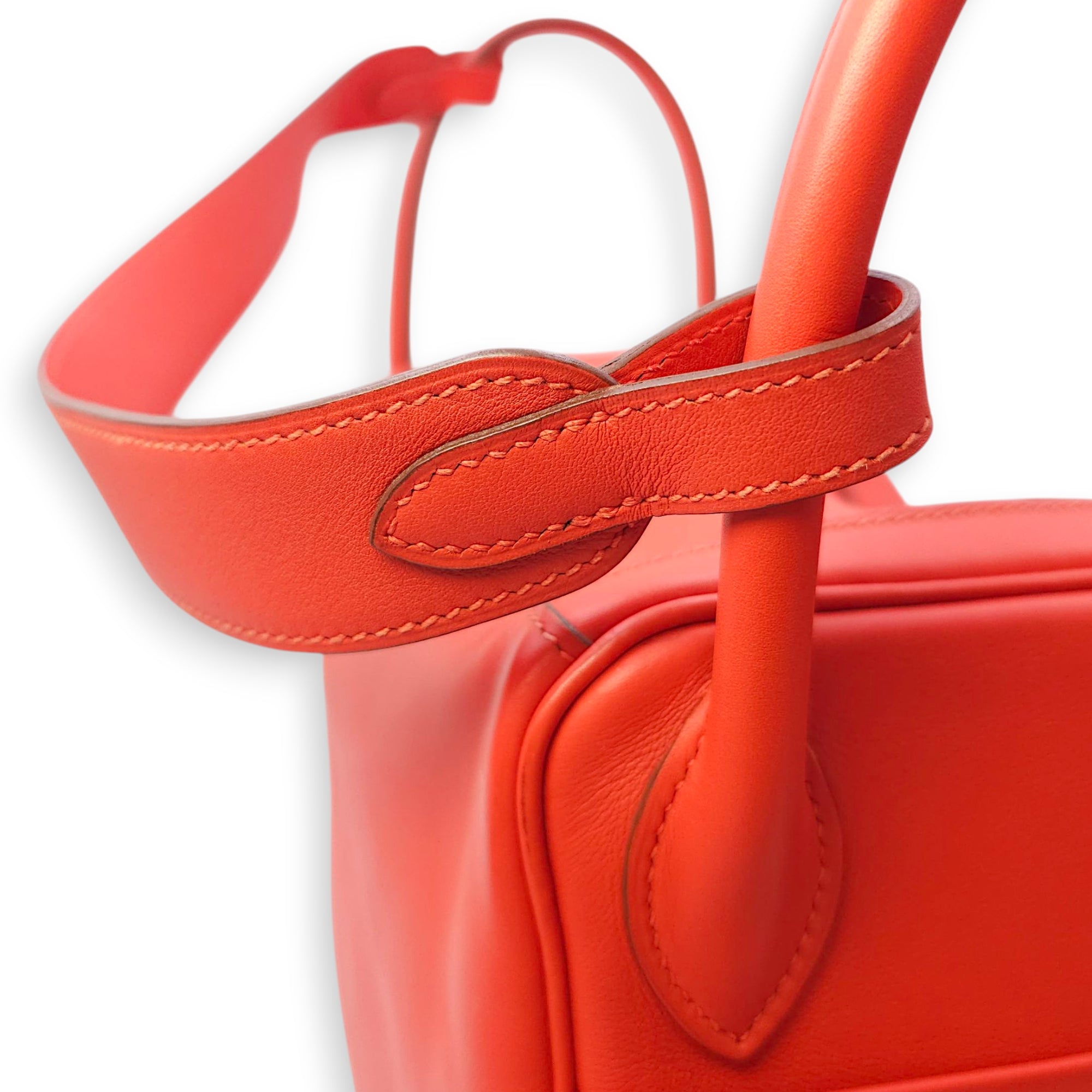 Lindy 30 Capucine in Swift, Palladium hardware