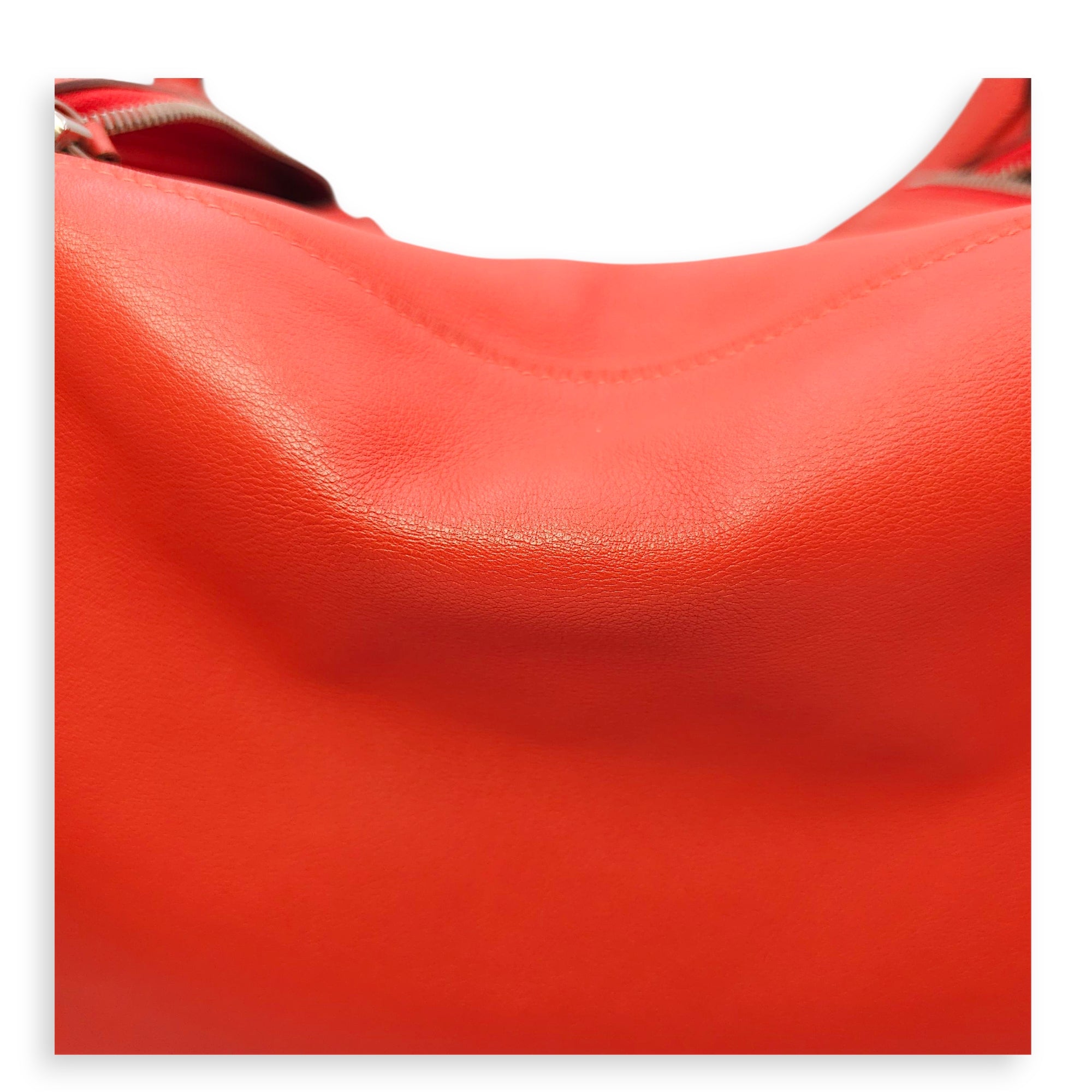 Lindy 30 Capucine in Swift, Palladium hardware