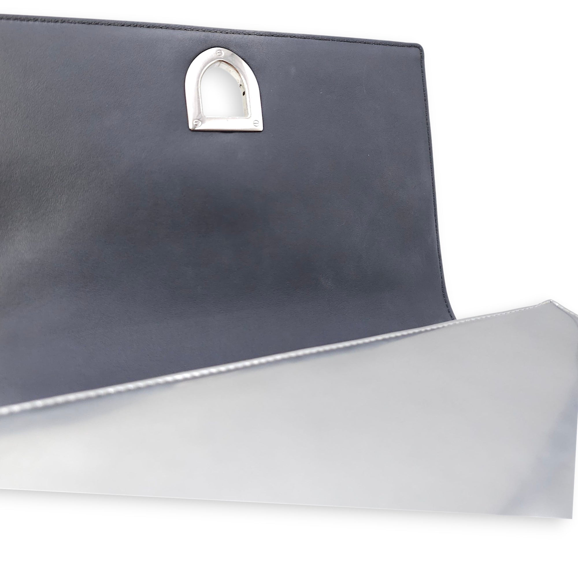 Diorama Medium Silver Shoulder Bag in Metallic, Silver hardware