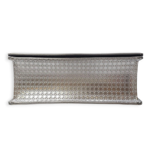Diorama Medium Silver Shoulder Bag in Metallic, Silver hardware