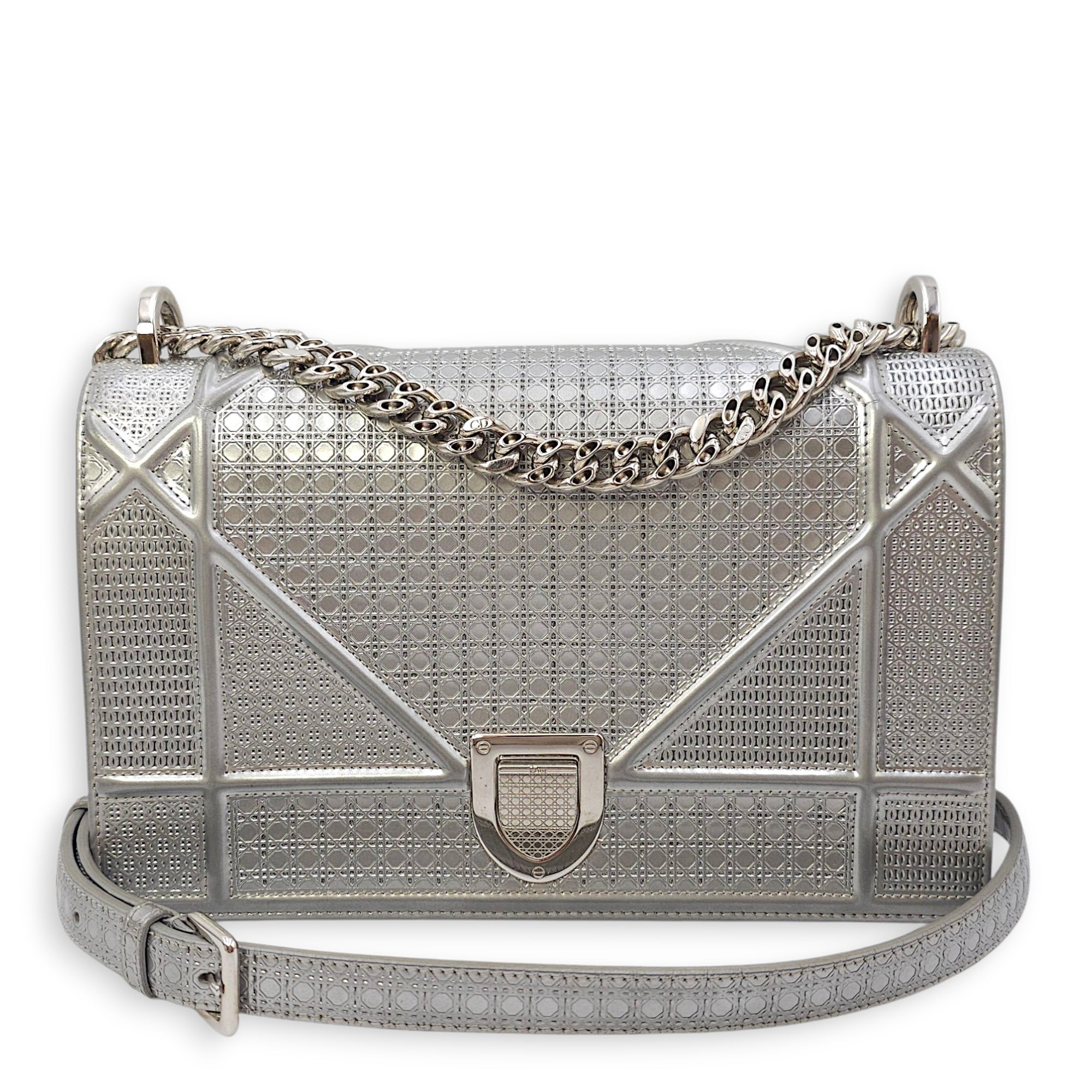 Diorama Medium Silver Shoulder Bag in Metallic, Silver hardware
