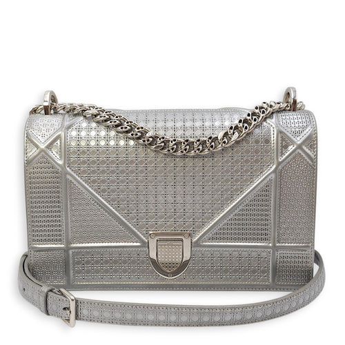 Diorama Medium Silver Shoulder Bag in Metallic, Silver hardware