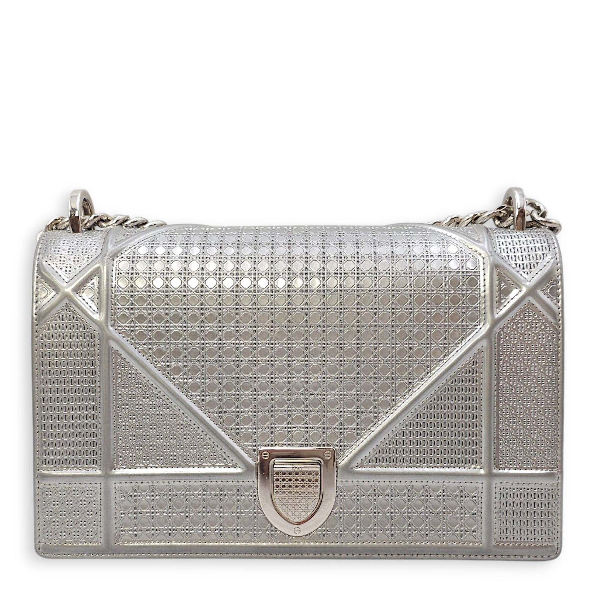 Diorama Medium Silver Shoulder Bag in Metallic, Silver hardware