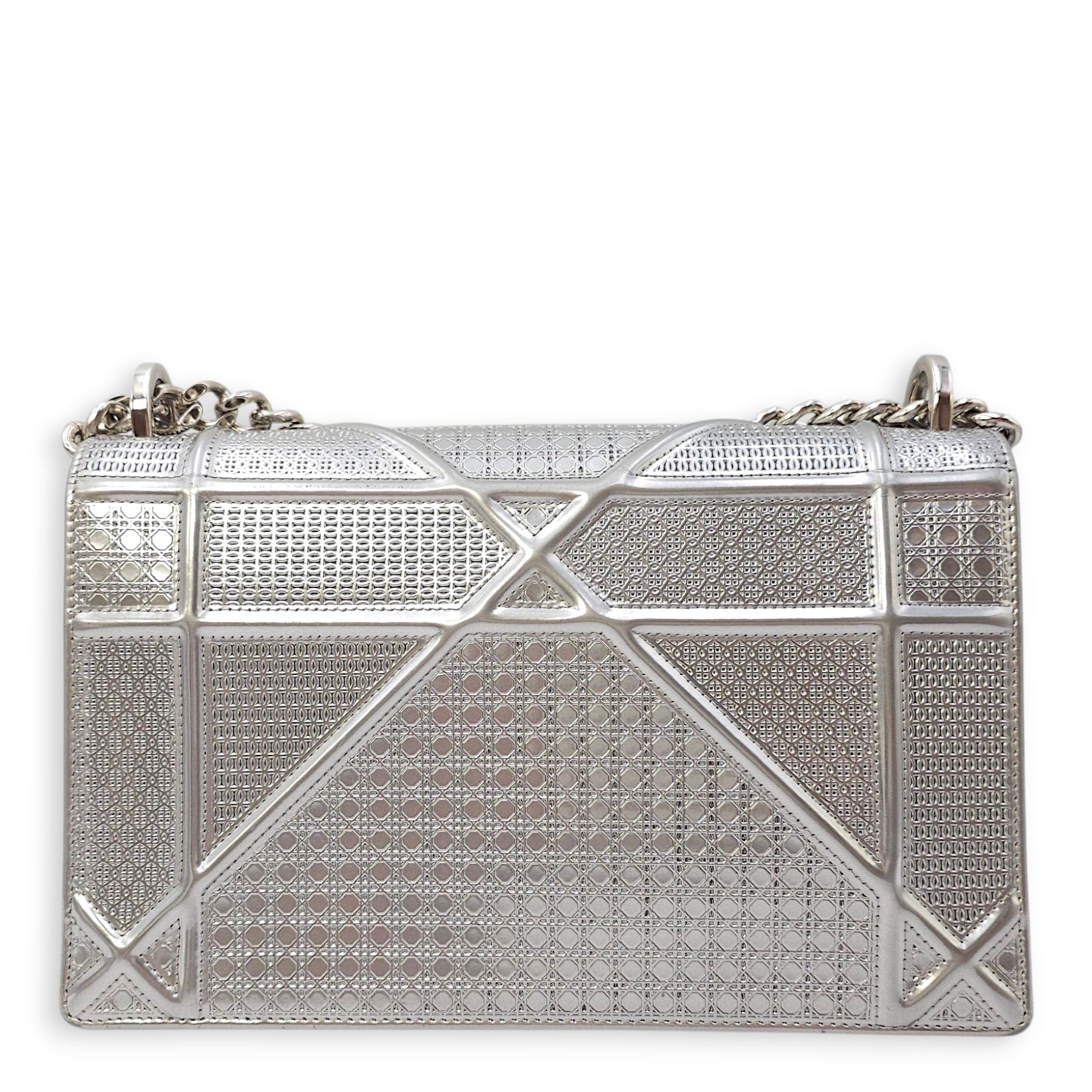 Diorama Medium Silver Shoulder Bag in Metallic, Silver hardware