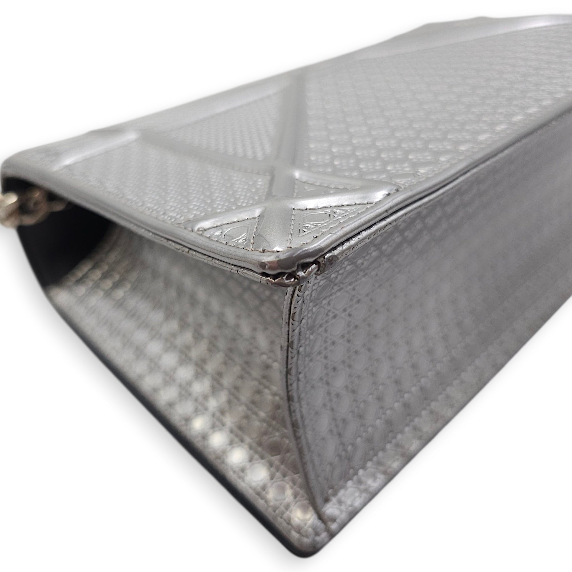 Diorama Medium Silver Shoulder Bag in Metallic, Silver hardware