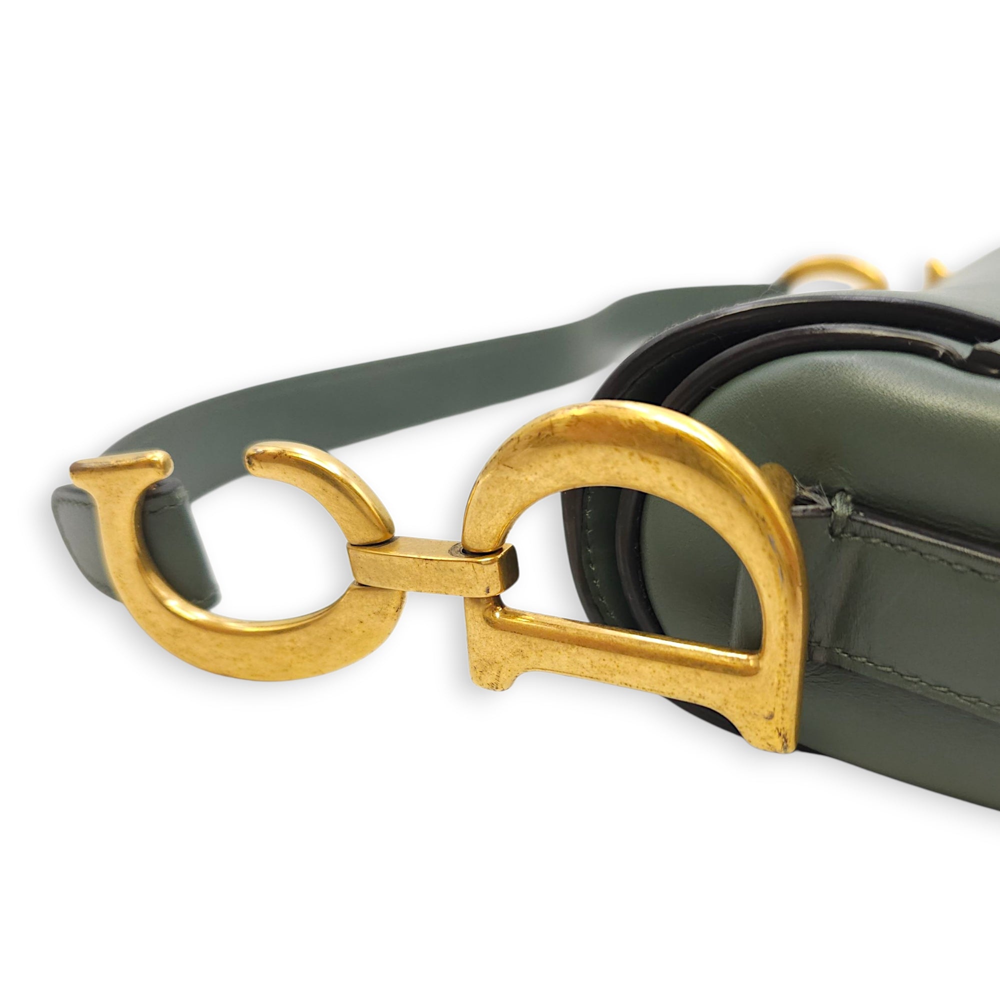 Saddle Medium Green Shoulder Bag in Calfskin, Gold hardware