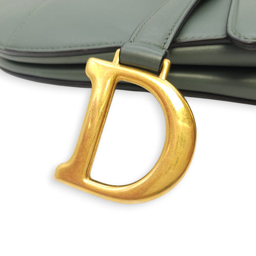 Saddle Medium Green Shoulder Bag in Calfskin, Gold hardware