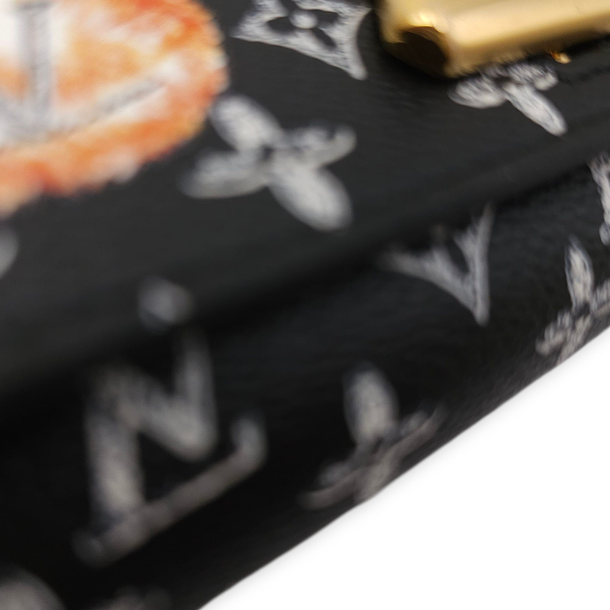 Monogram Catogram Portefeuille Twist Black Wallet on Chain, Gold hardware