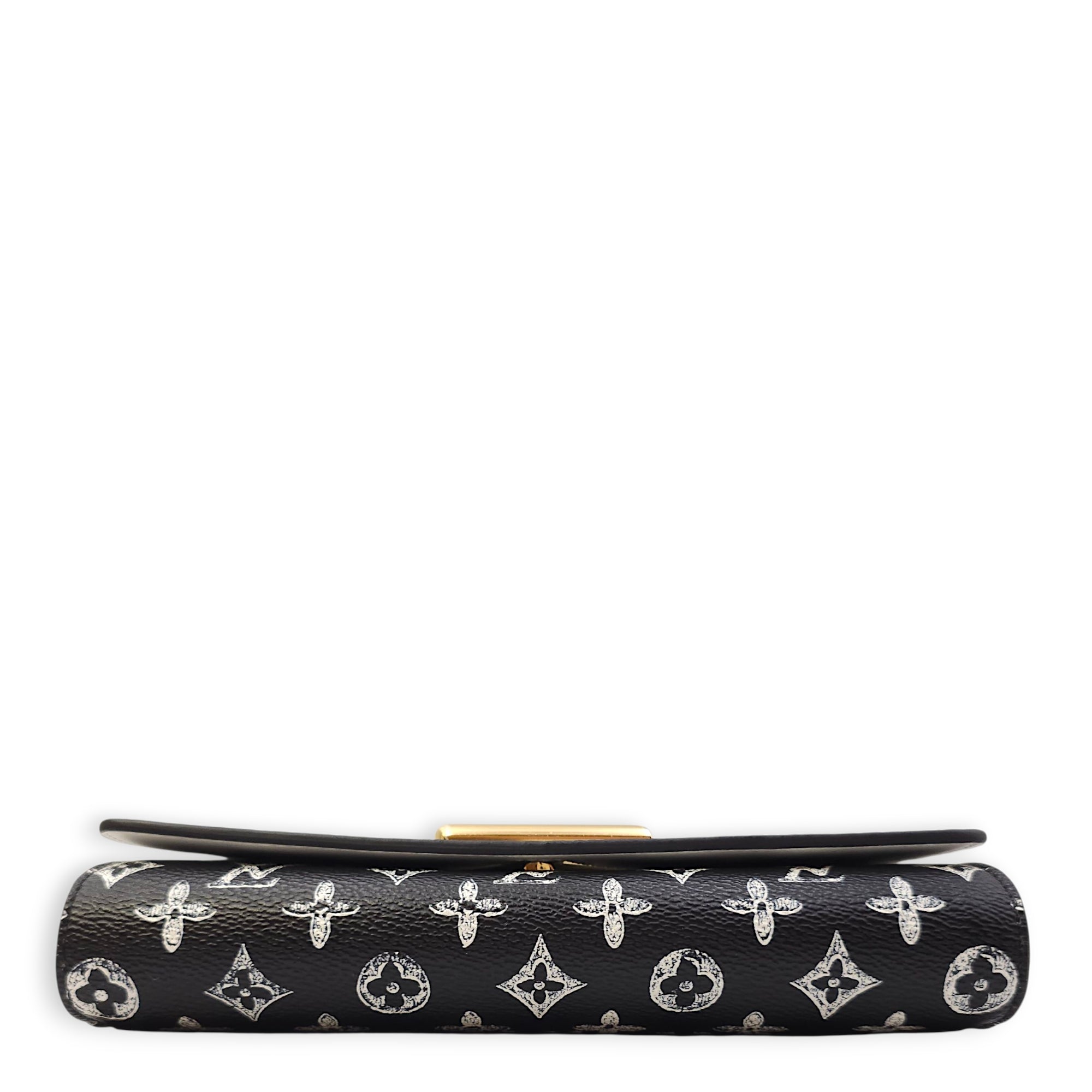 Monogram Catogram Portefeuille Twist Black Wallet on Chain, Gold hardware