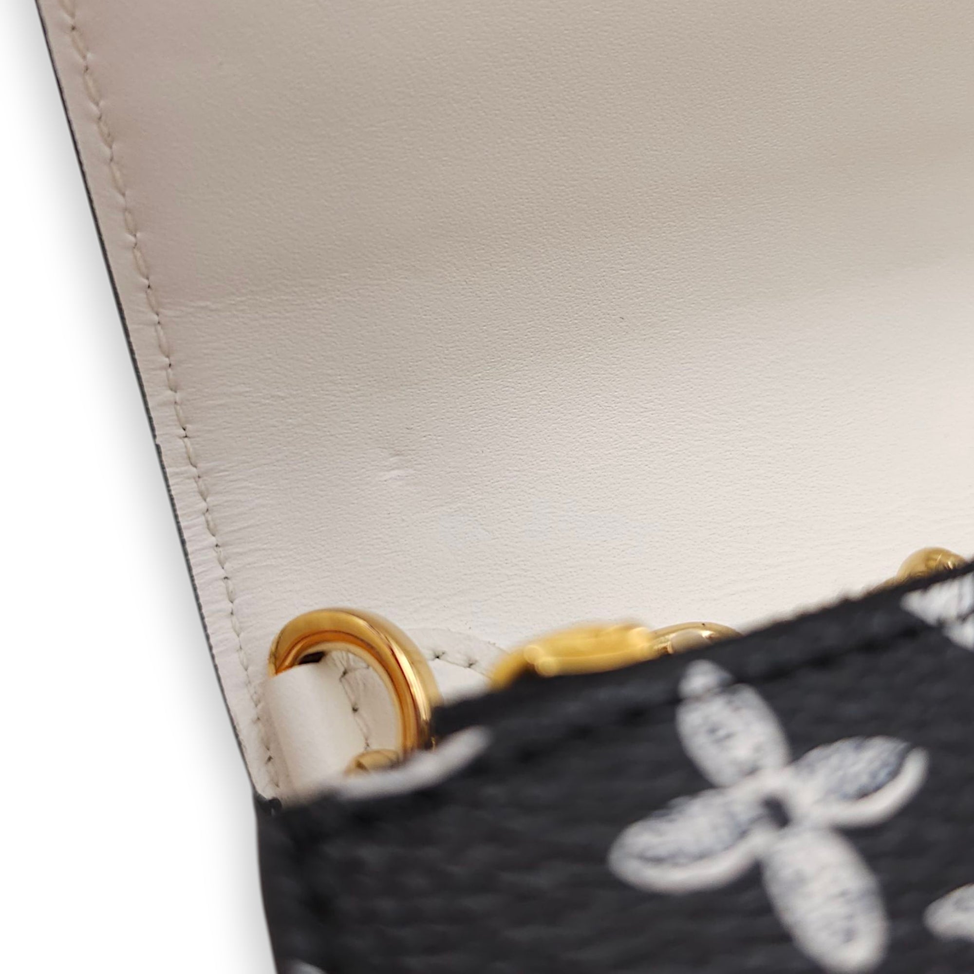 Monogram Catogram Portefeuille Twist Black Wallet on Chain, Gold hardware