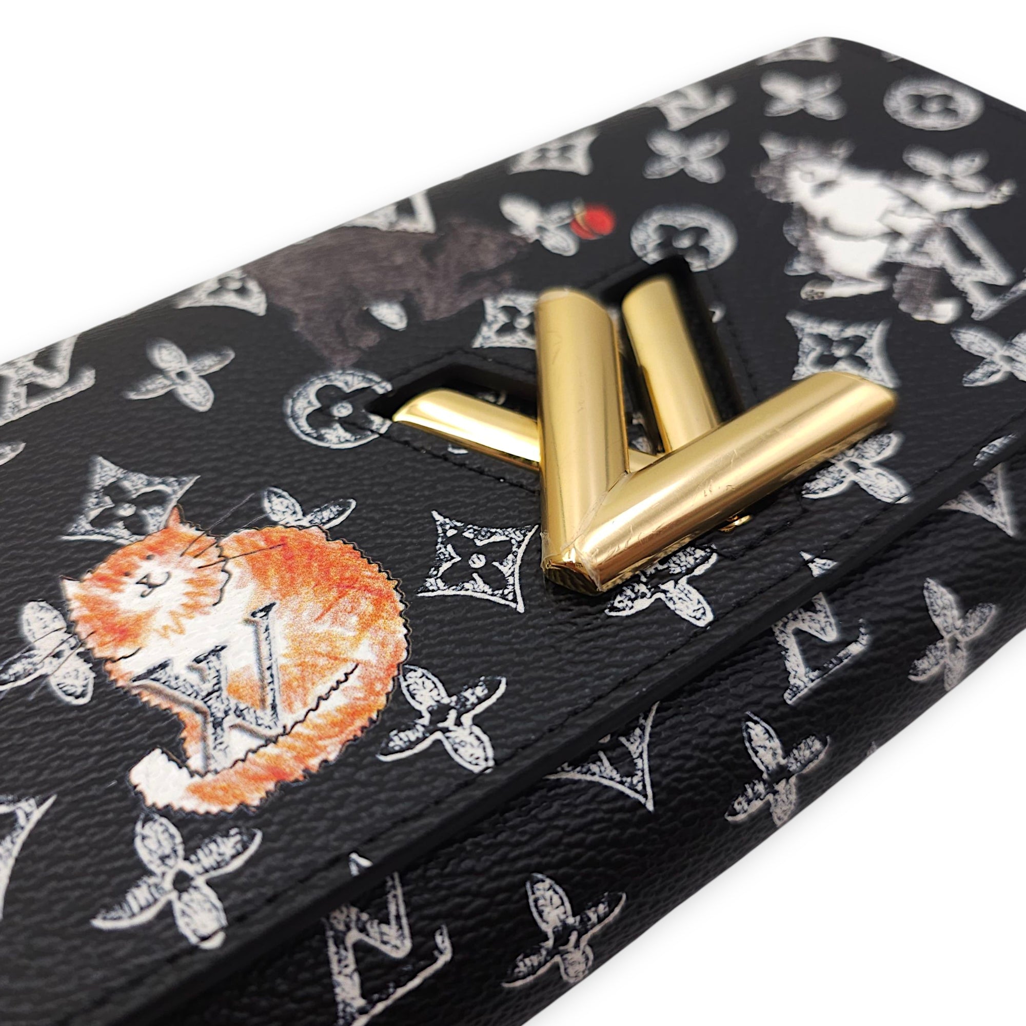 Monogram Catogram Portefeuille Twist Black Wallet on Chain, Gold hardware