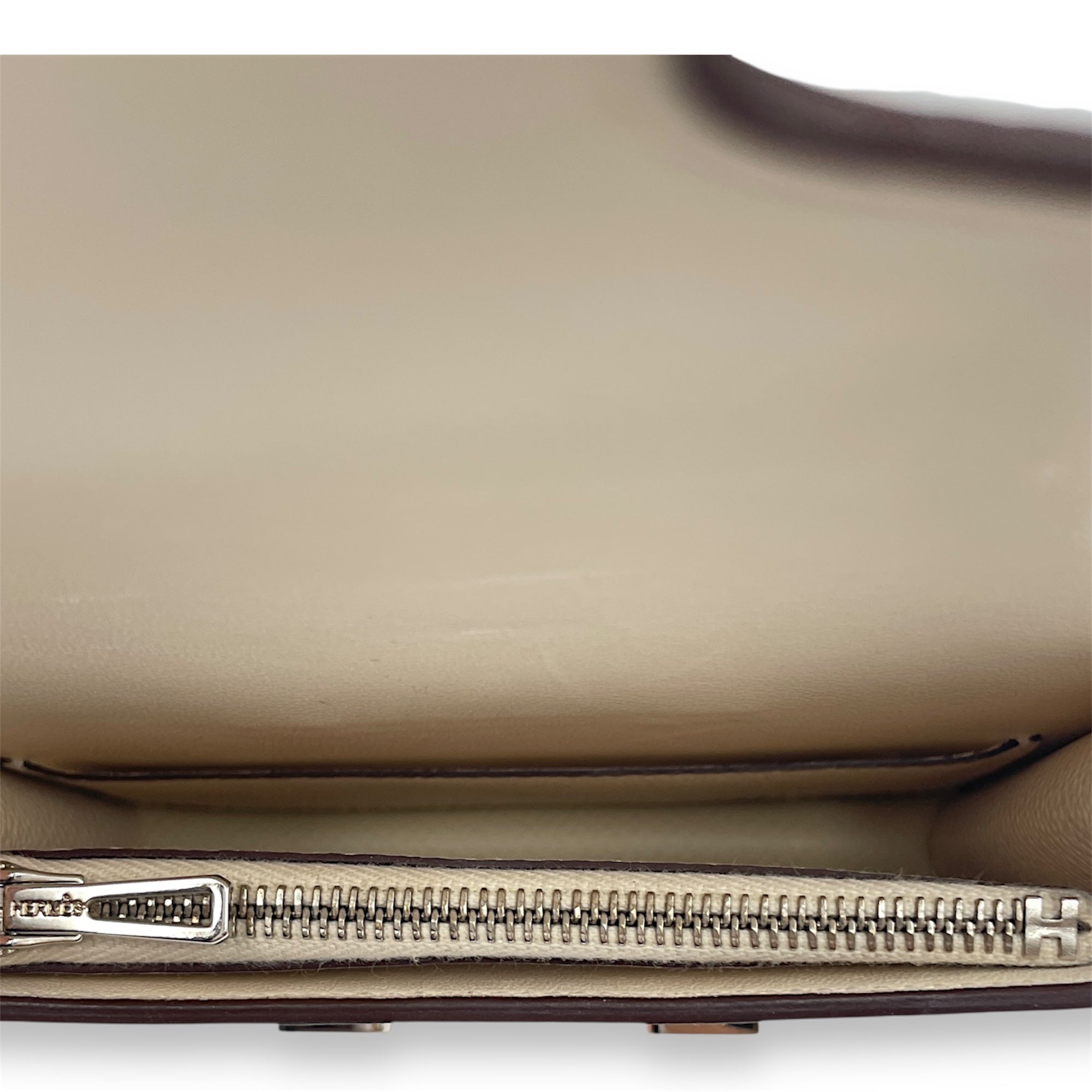 Constance Slim Nata Wallet in Epsom, Palladium hardware