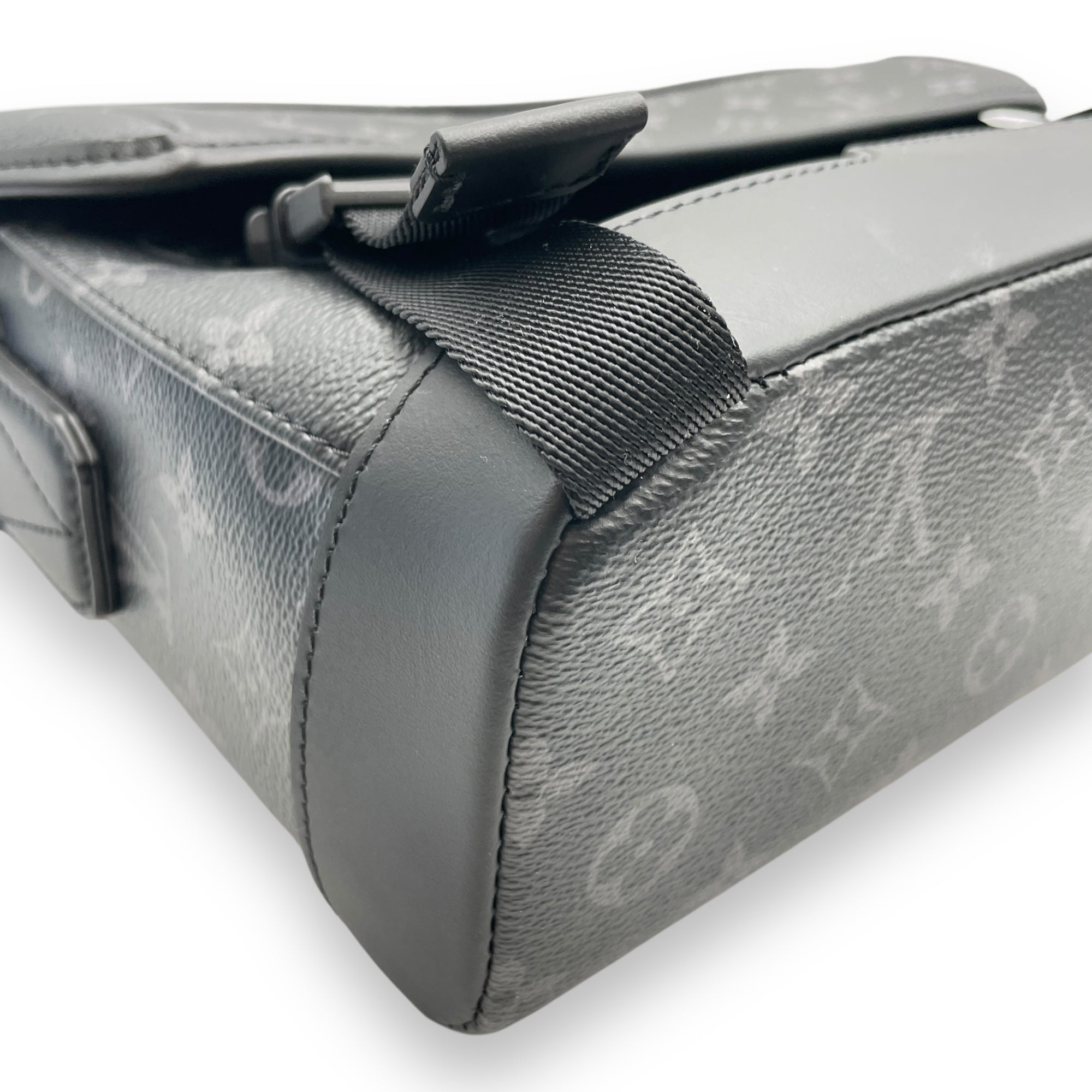 Monogram Eclipse Messenger Voyager PM Grey Crossbody Bag in Canvas, Gunmetal hardware