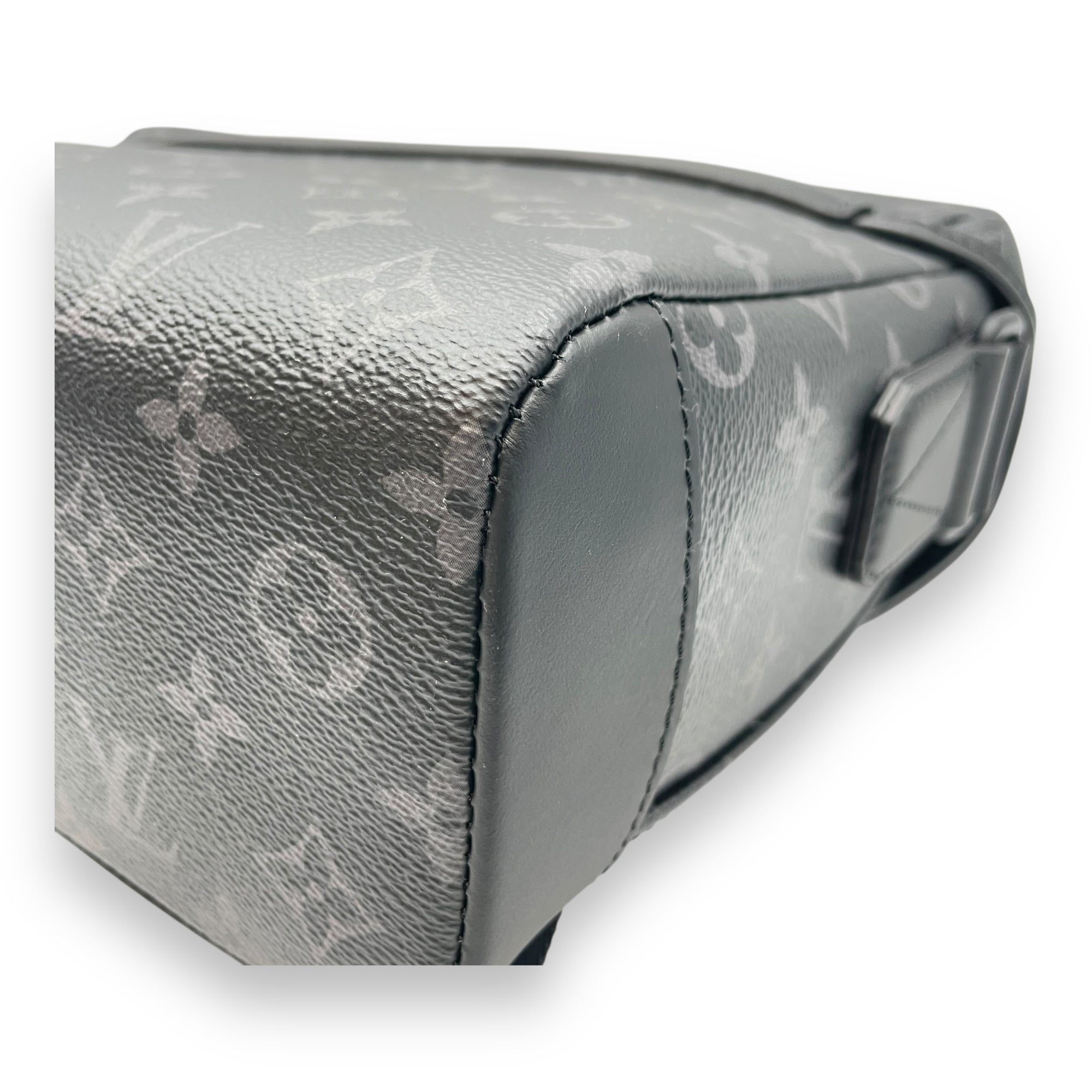 Monogram Eclipse Messenger Voyager PM Grey Crossbody Bag in Canvas, Gunmetal hardware