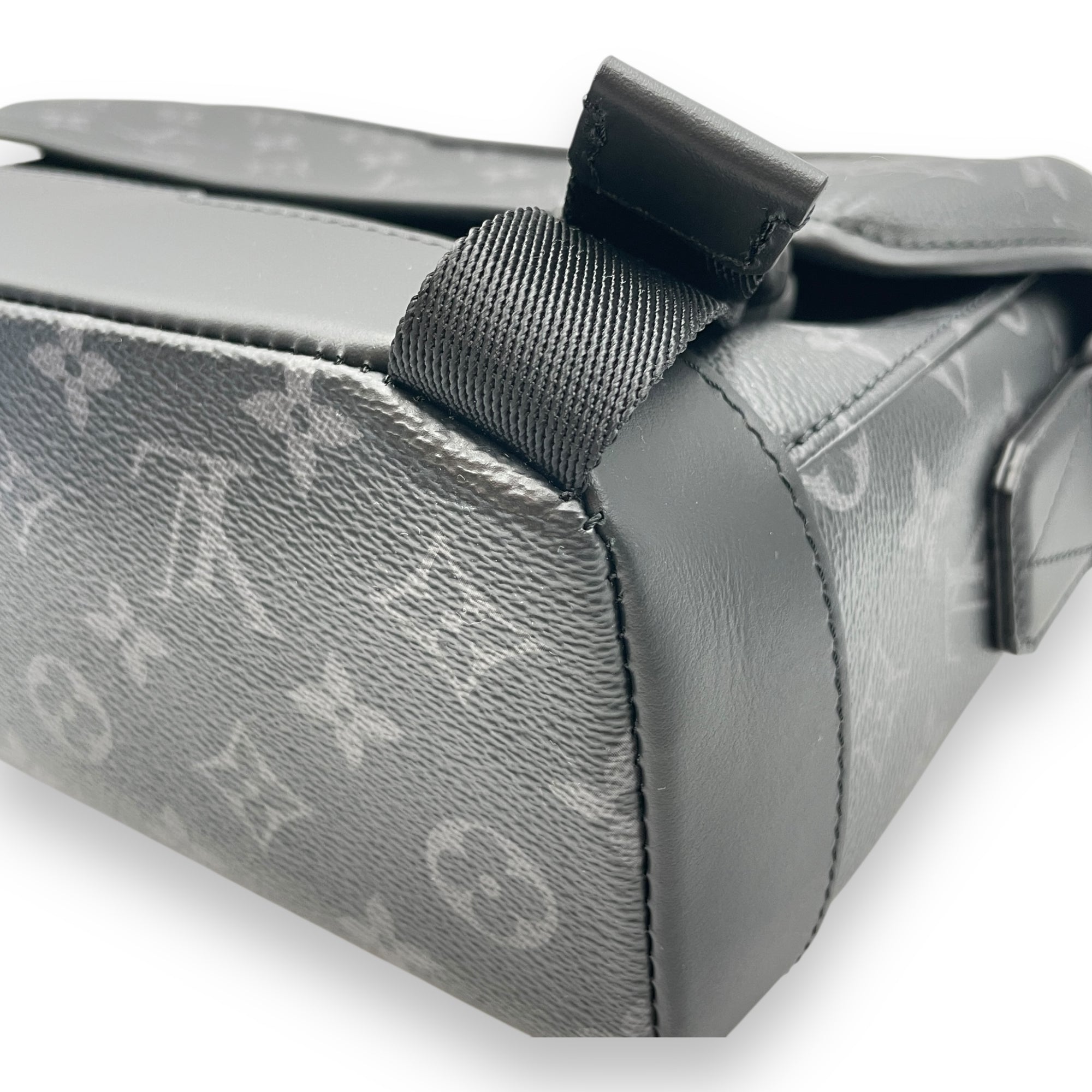 Monogram Eclipse Messenger Voyager PM Grey Crossbody Bag in Canvas, Gunmetal hardware