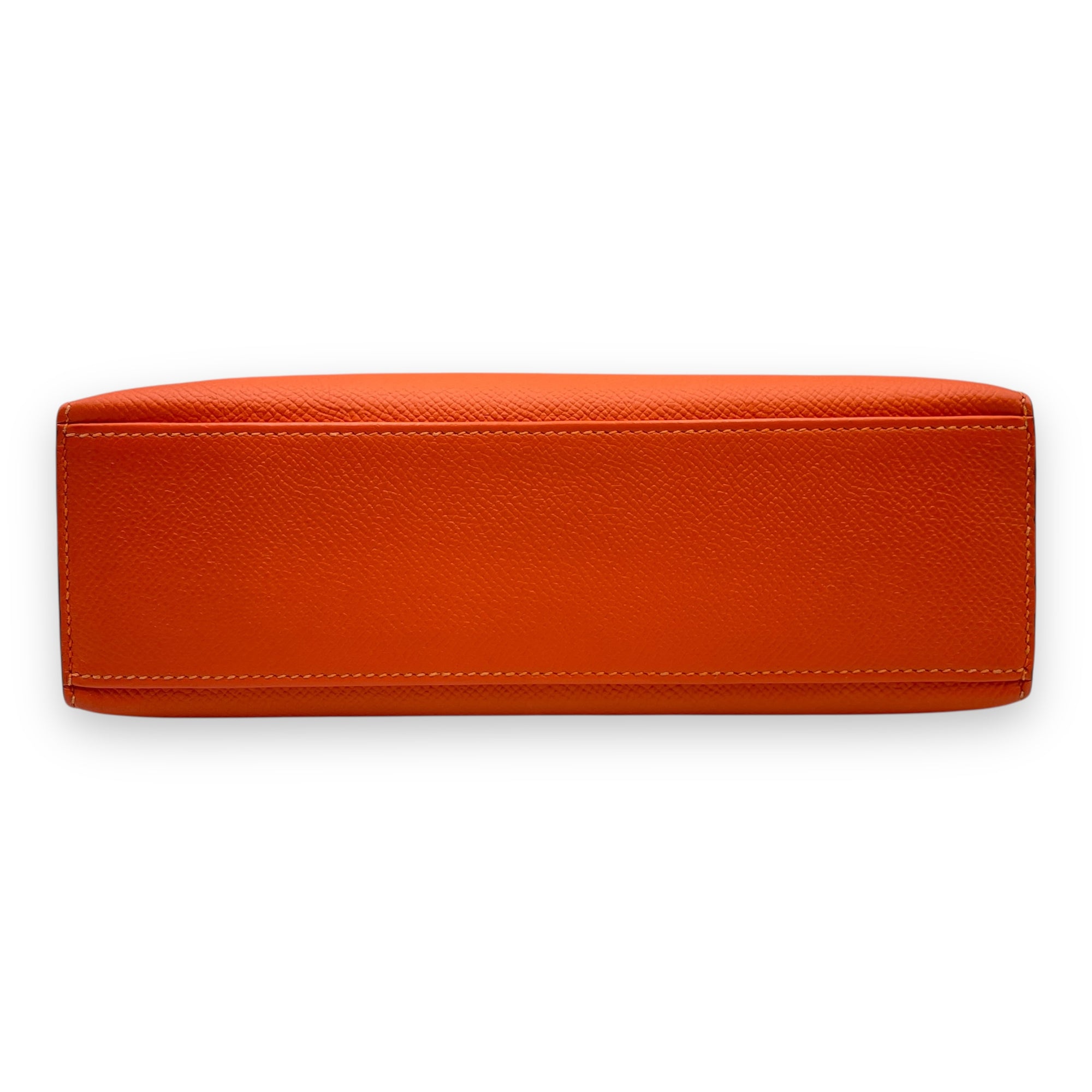 Kelly Feu in Epsom, Gold hardware