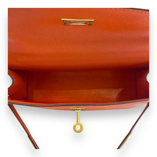 Kelly Feu in Epsom, Gold hardware