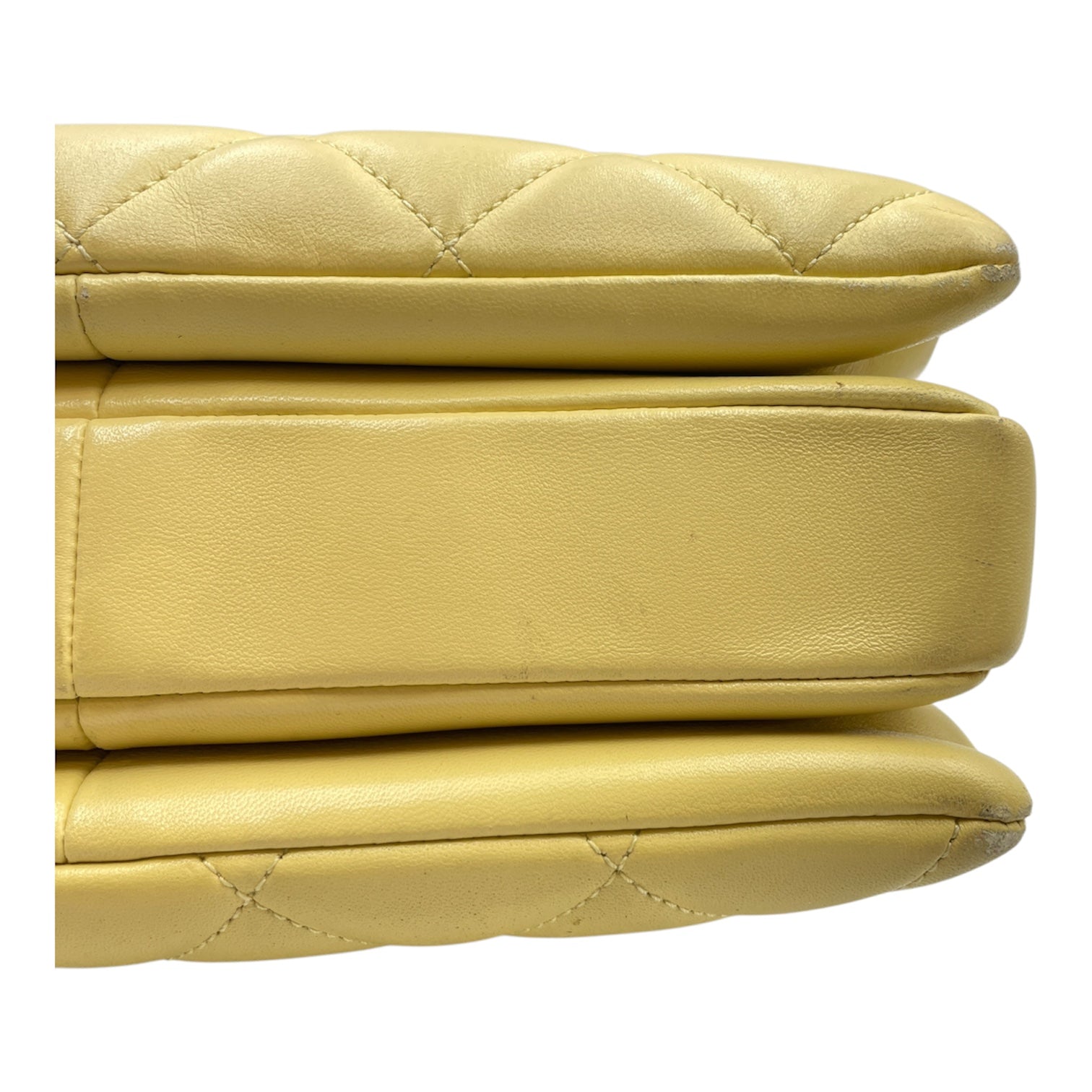 Trendy CC 25cm Yellow Shoulder Bag in Lambskin, Gold hardware